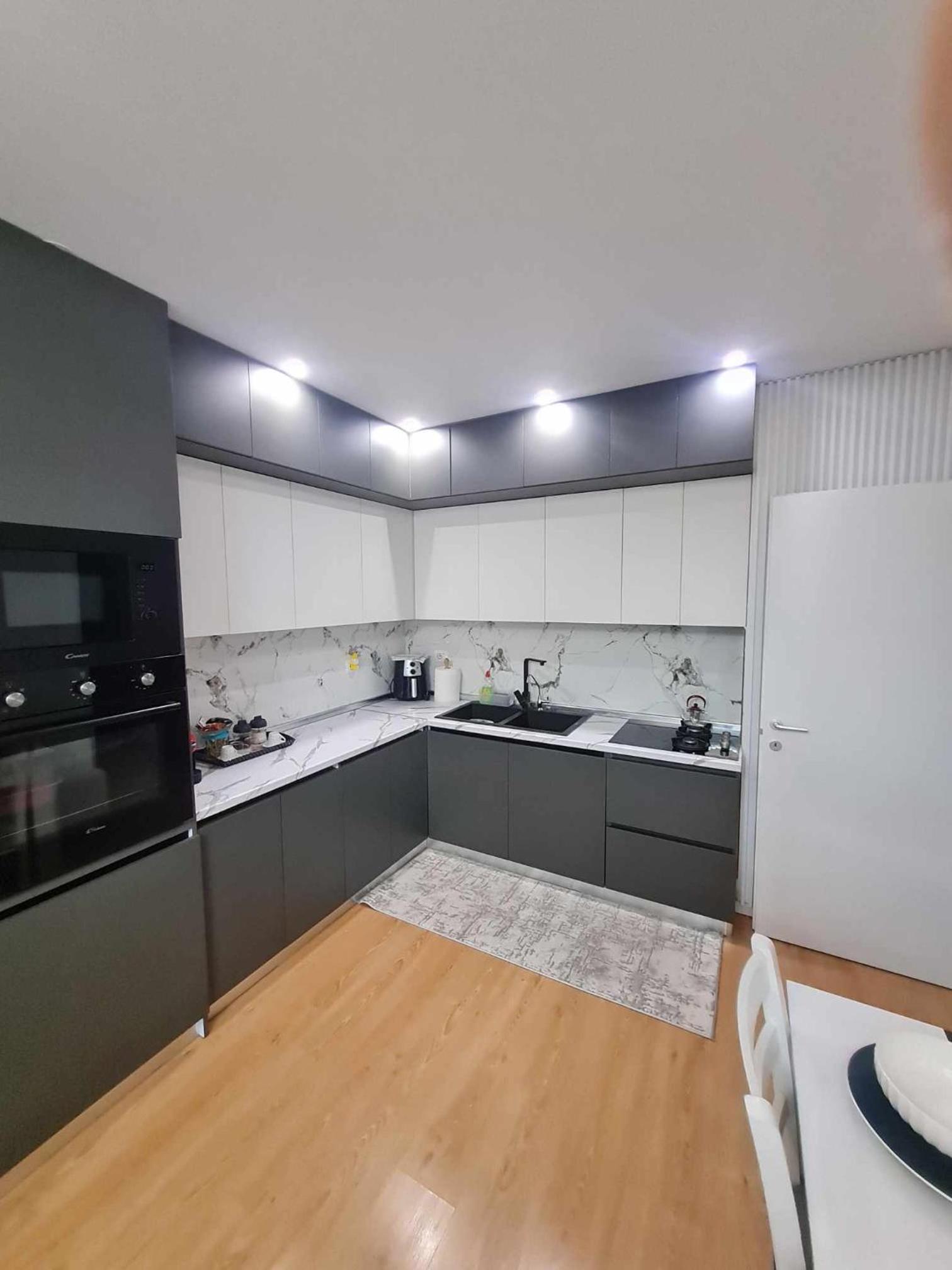 Apartment with Balcony photo 3