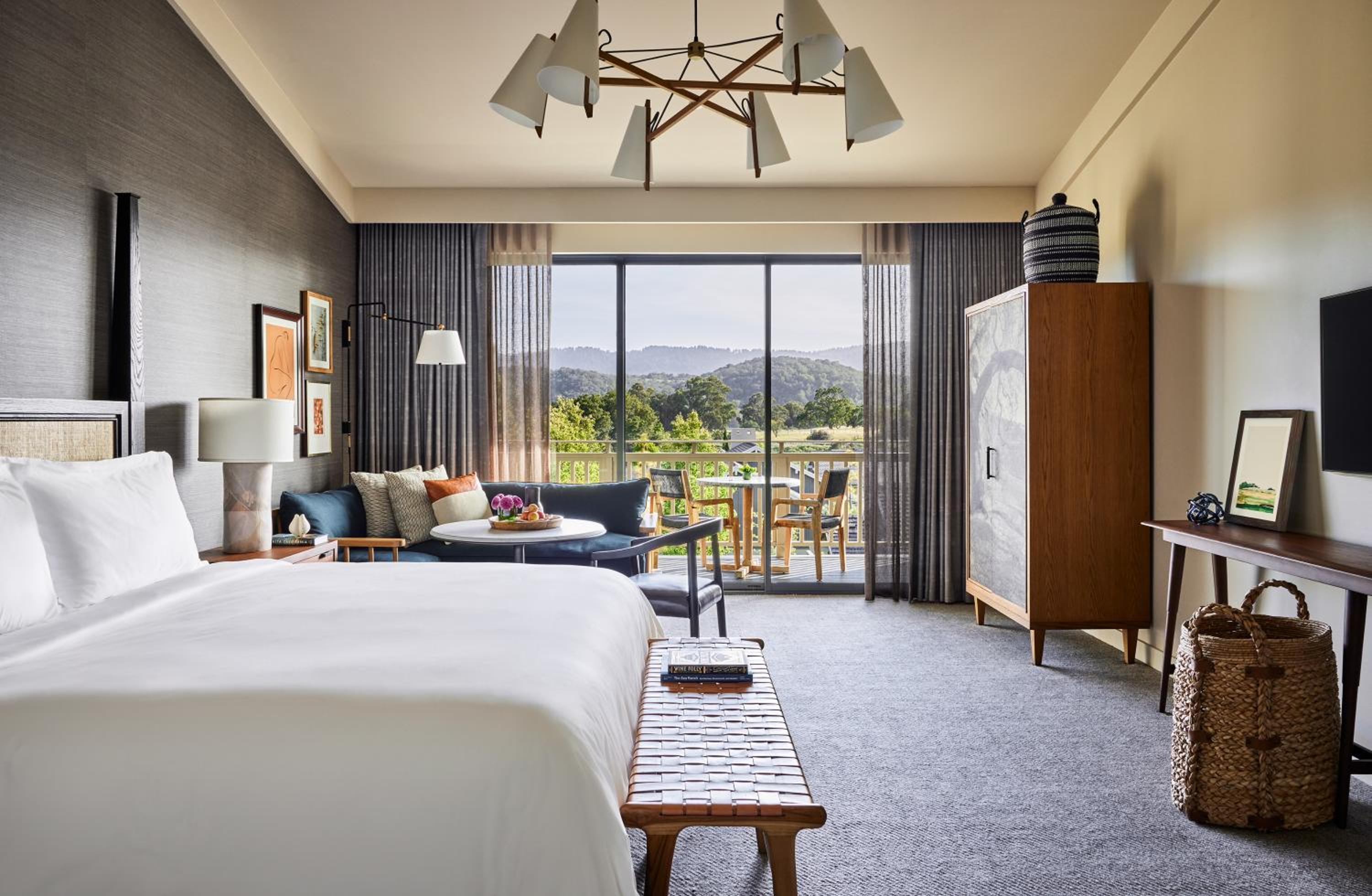 Superior King Room