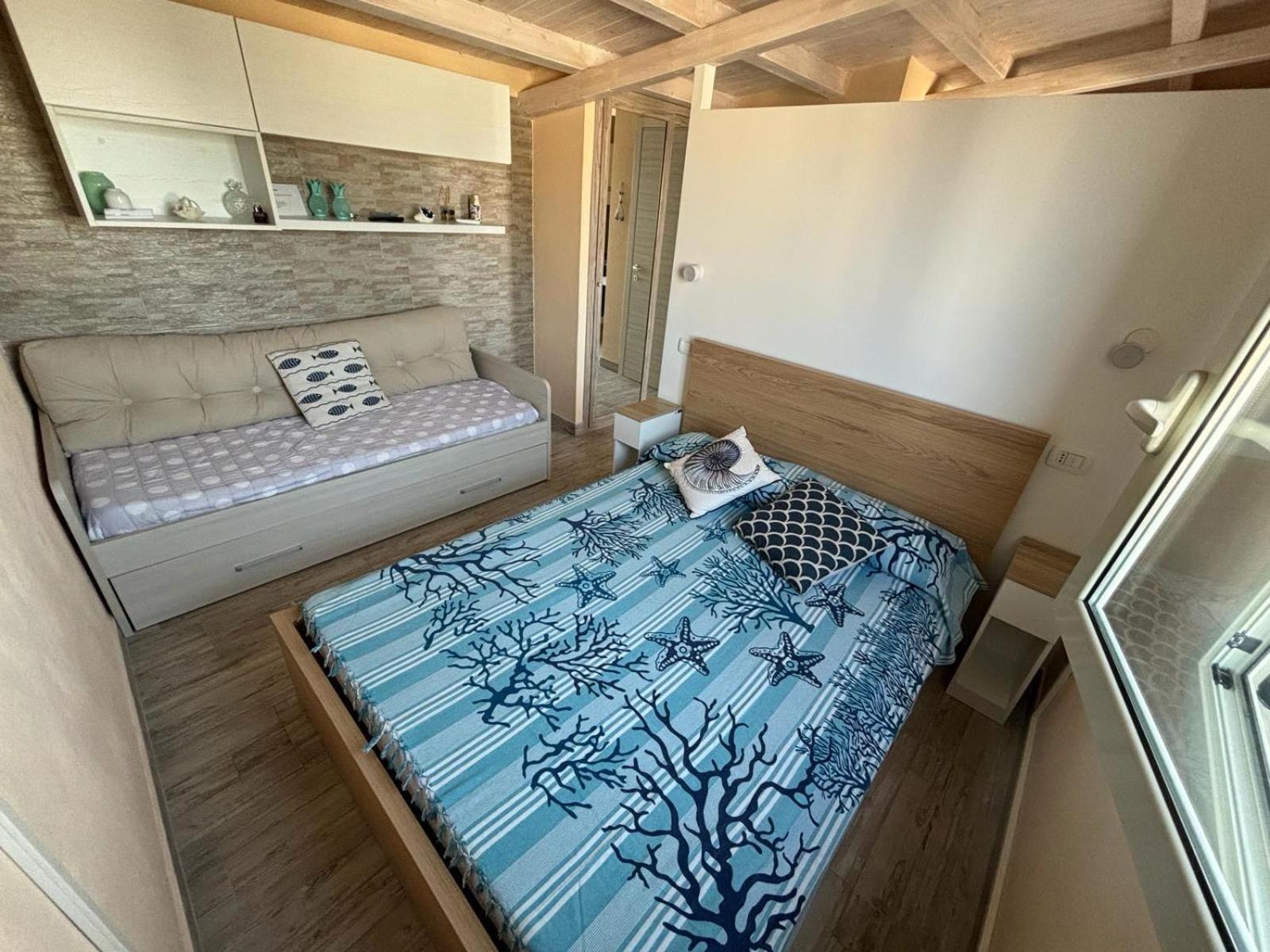 One-Bedroom House photo 1