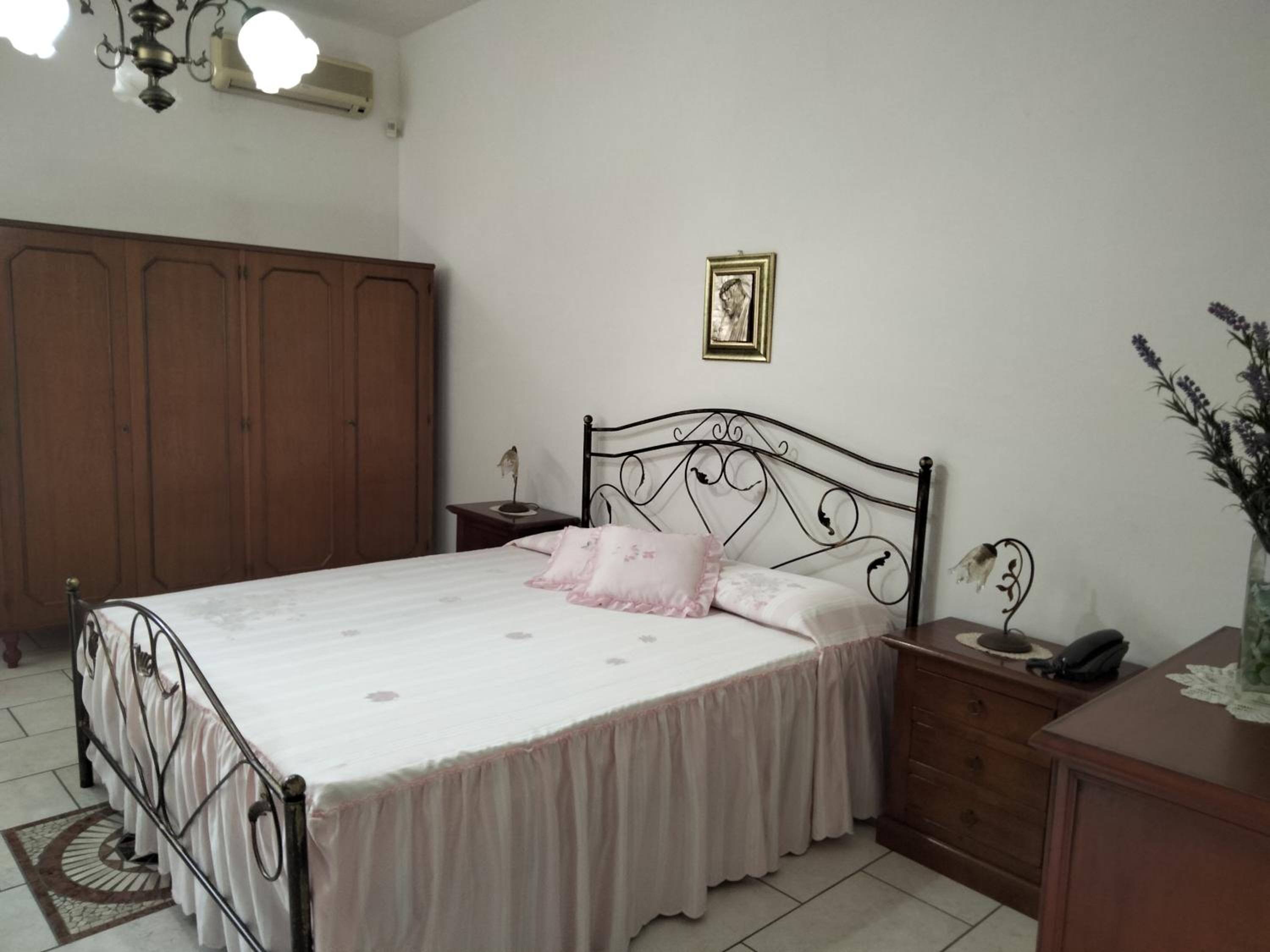 One-Bedroom House photo 3