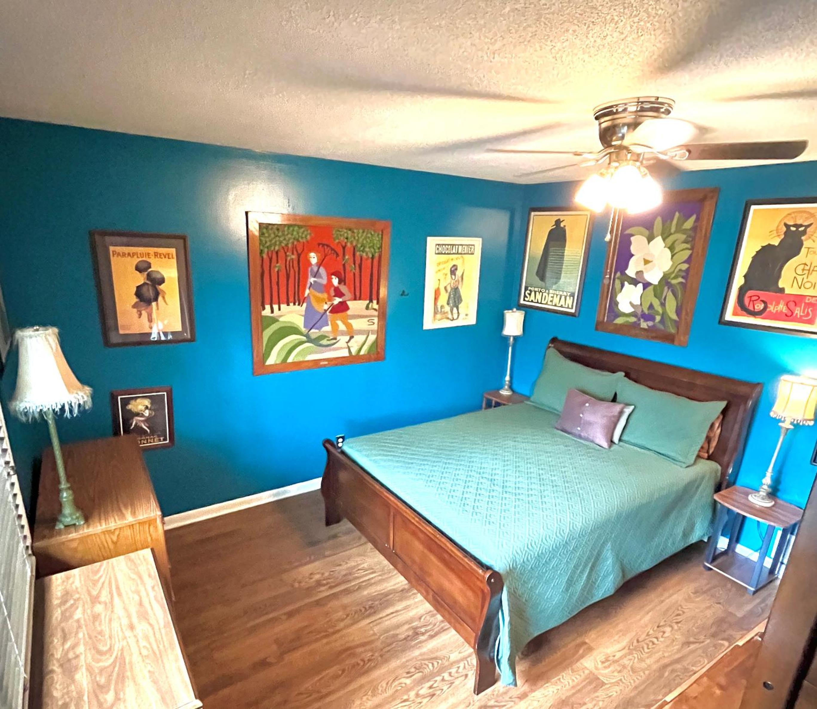 Two-Bedroom Apartment - Photo 17