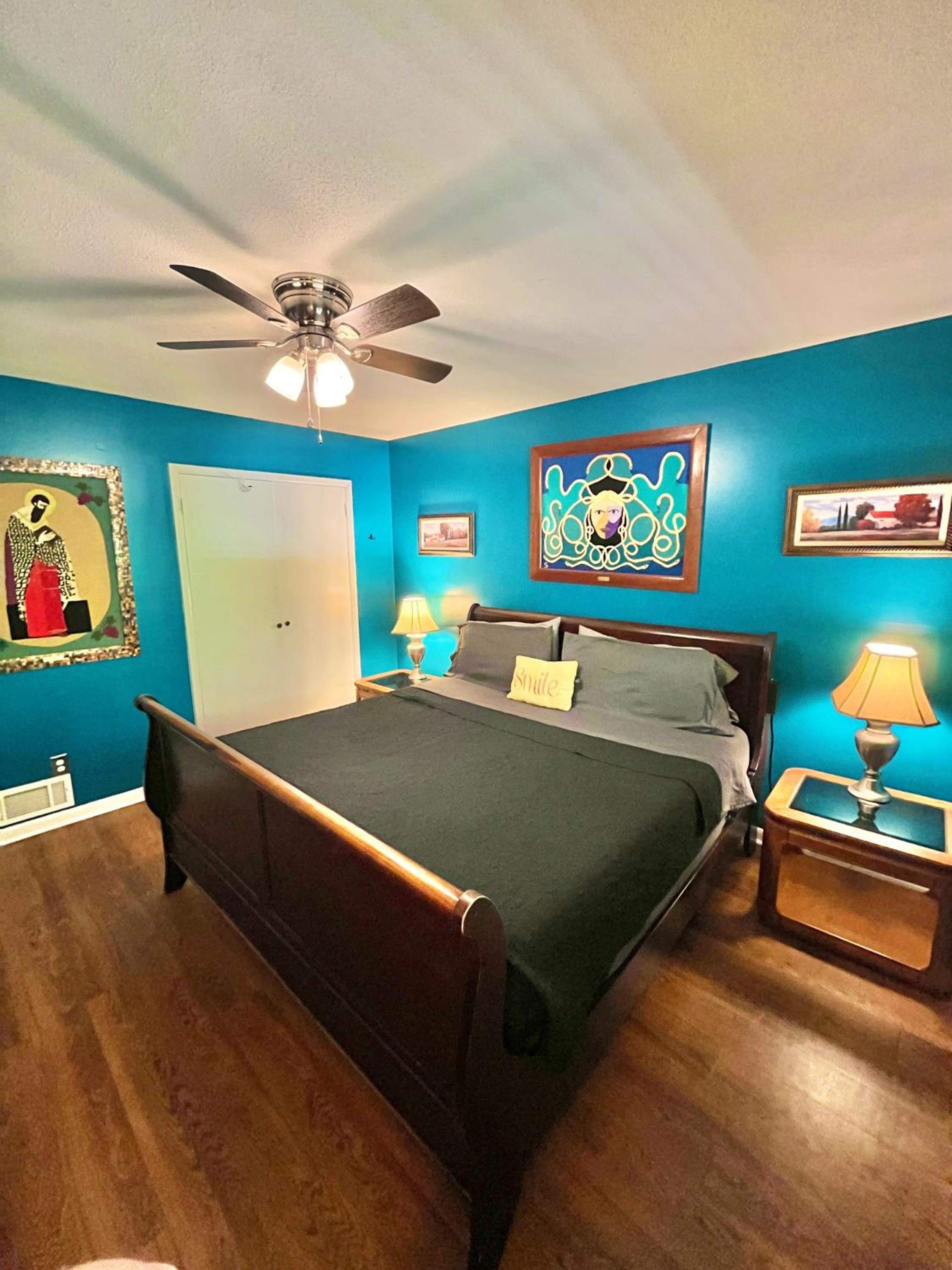 Two-Bedroom Apartment - Photo 18
