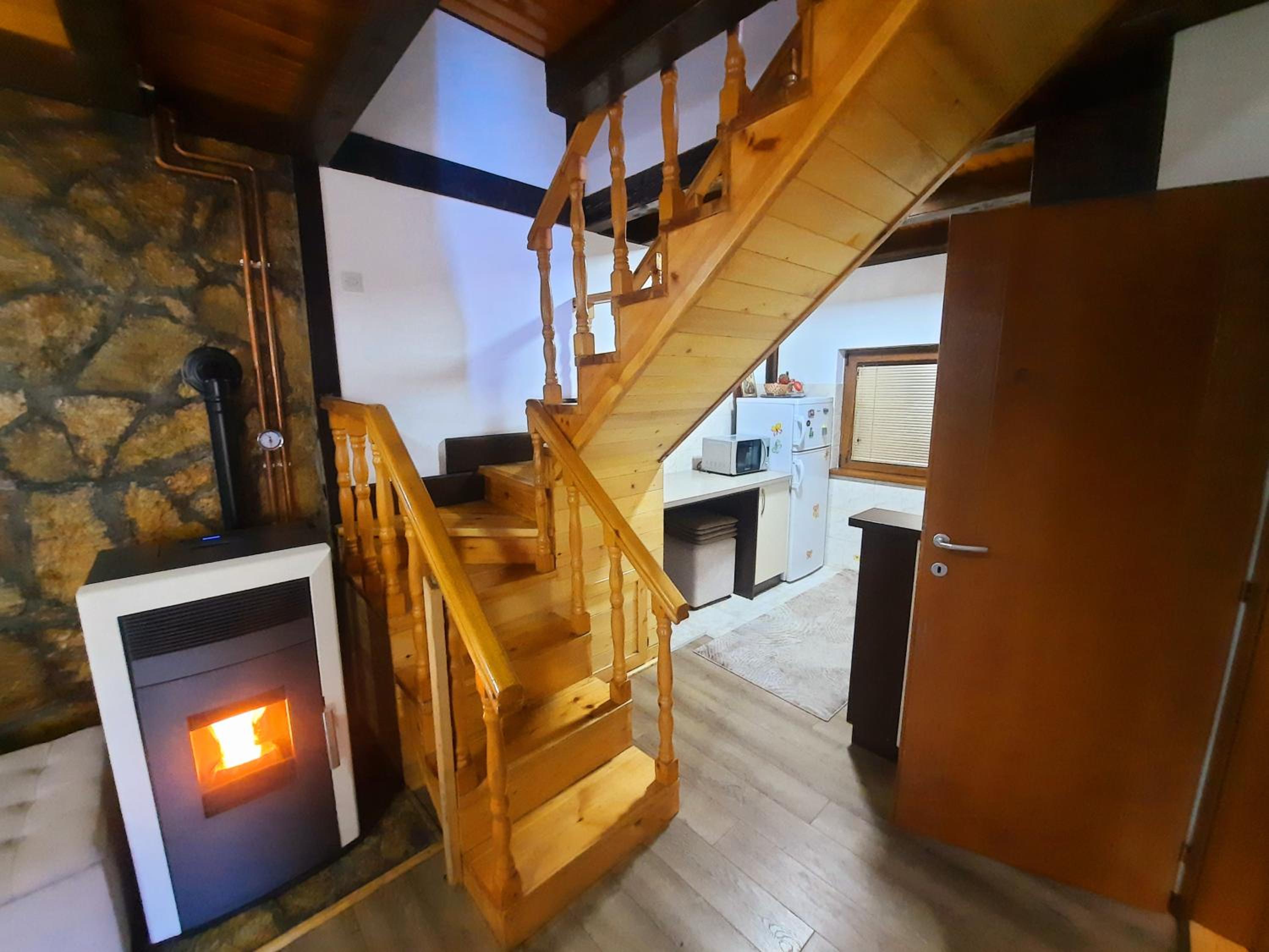 Three-Bedroom House photo 3