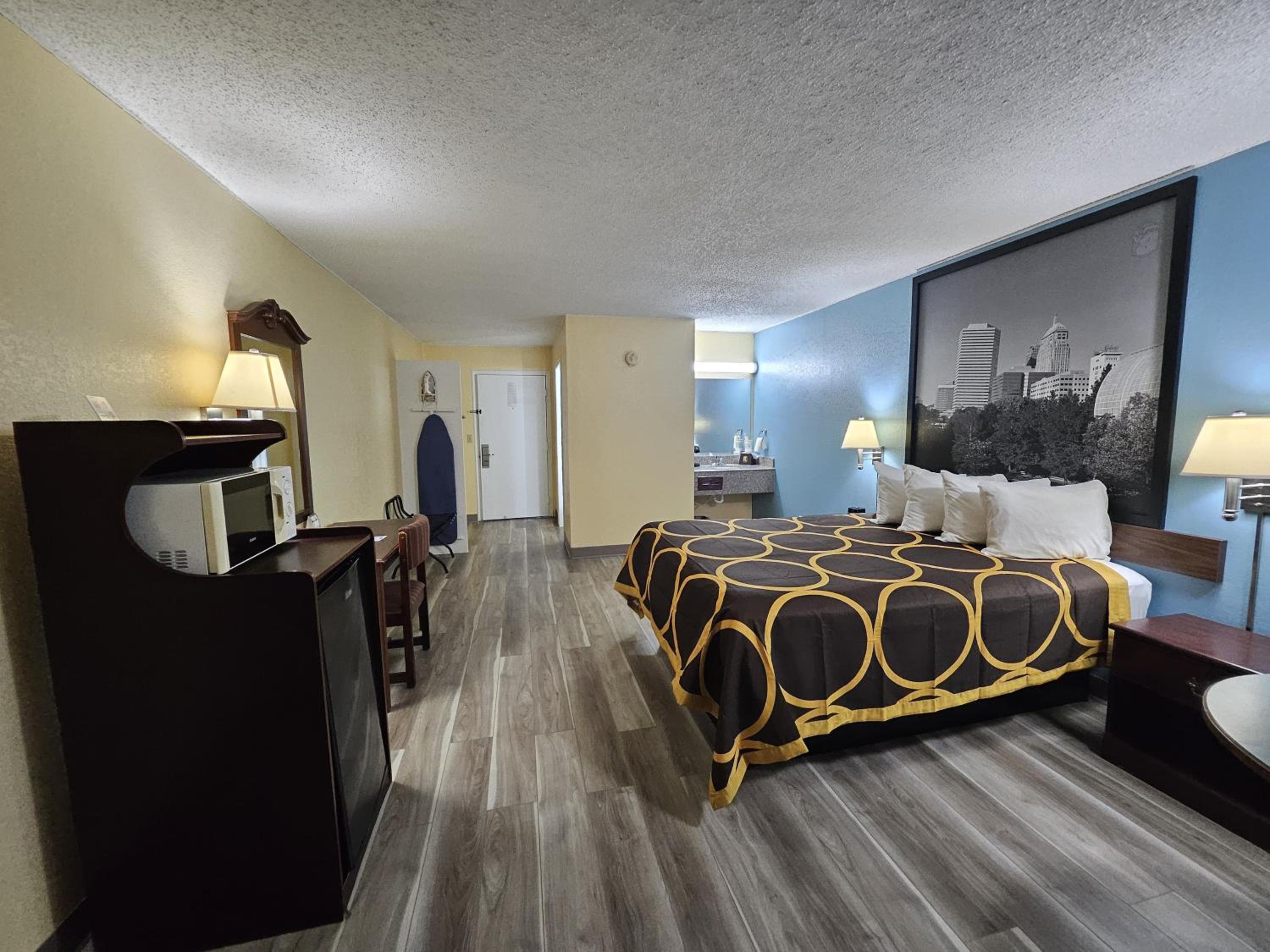 Queen Room - Mobility Access/Non-Smoking - Photo 2
