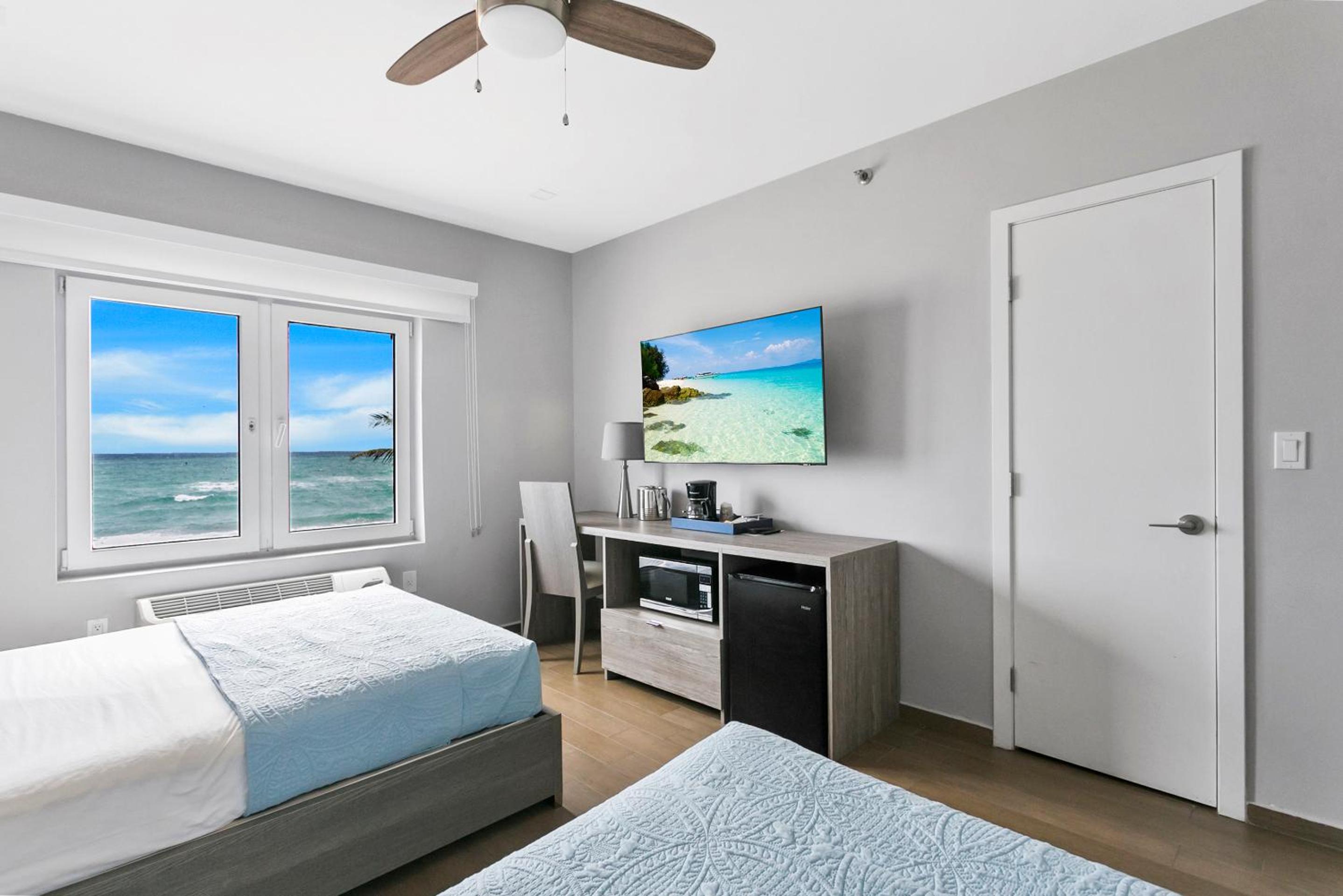 Ocean Front Room with Two Double Beds photo 2