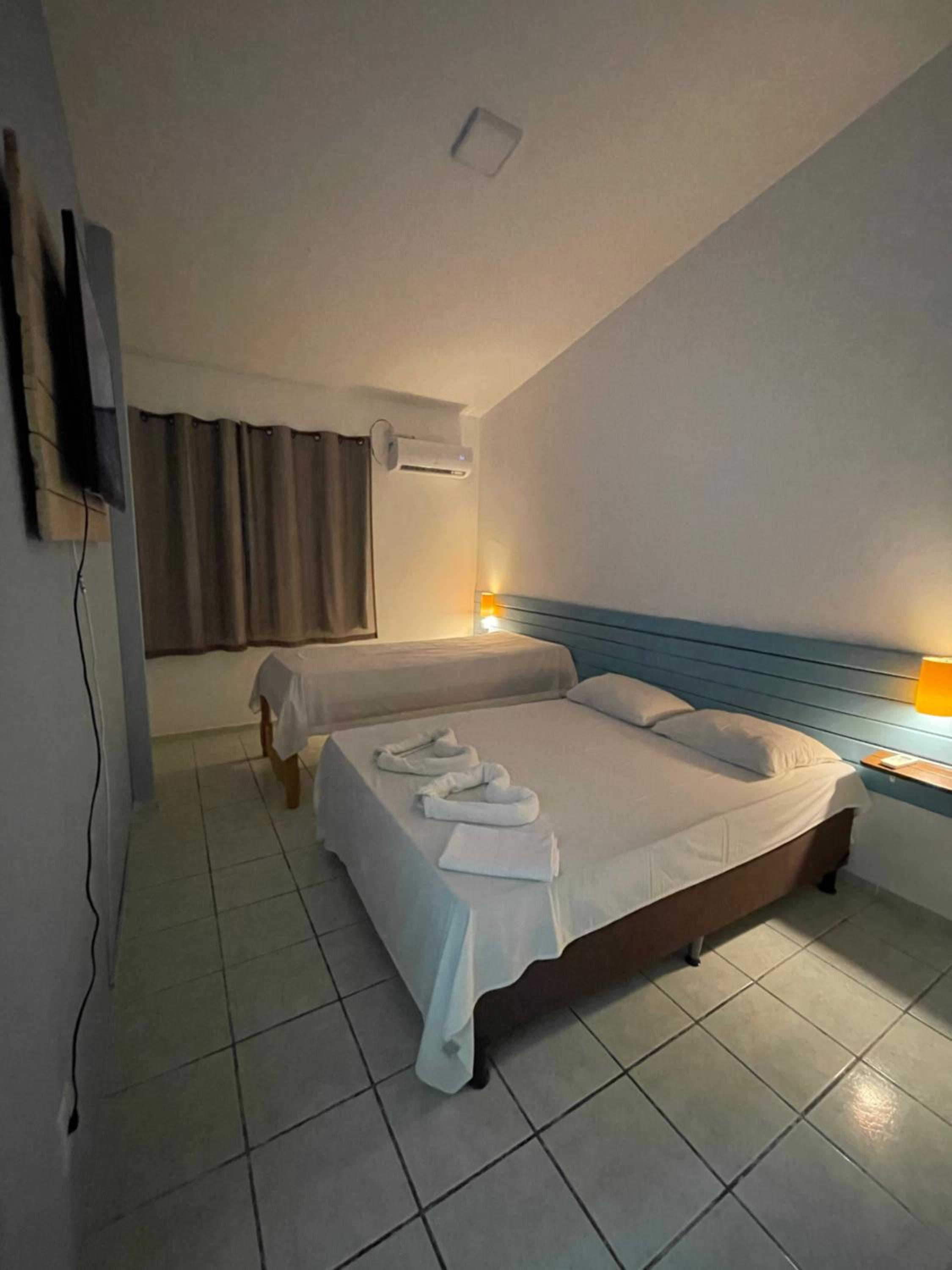 Economy Twin Room photo 2