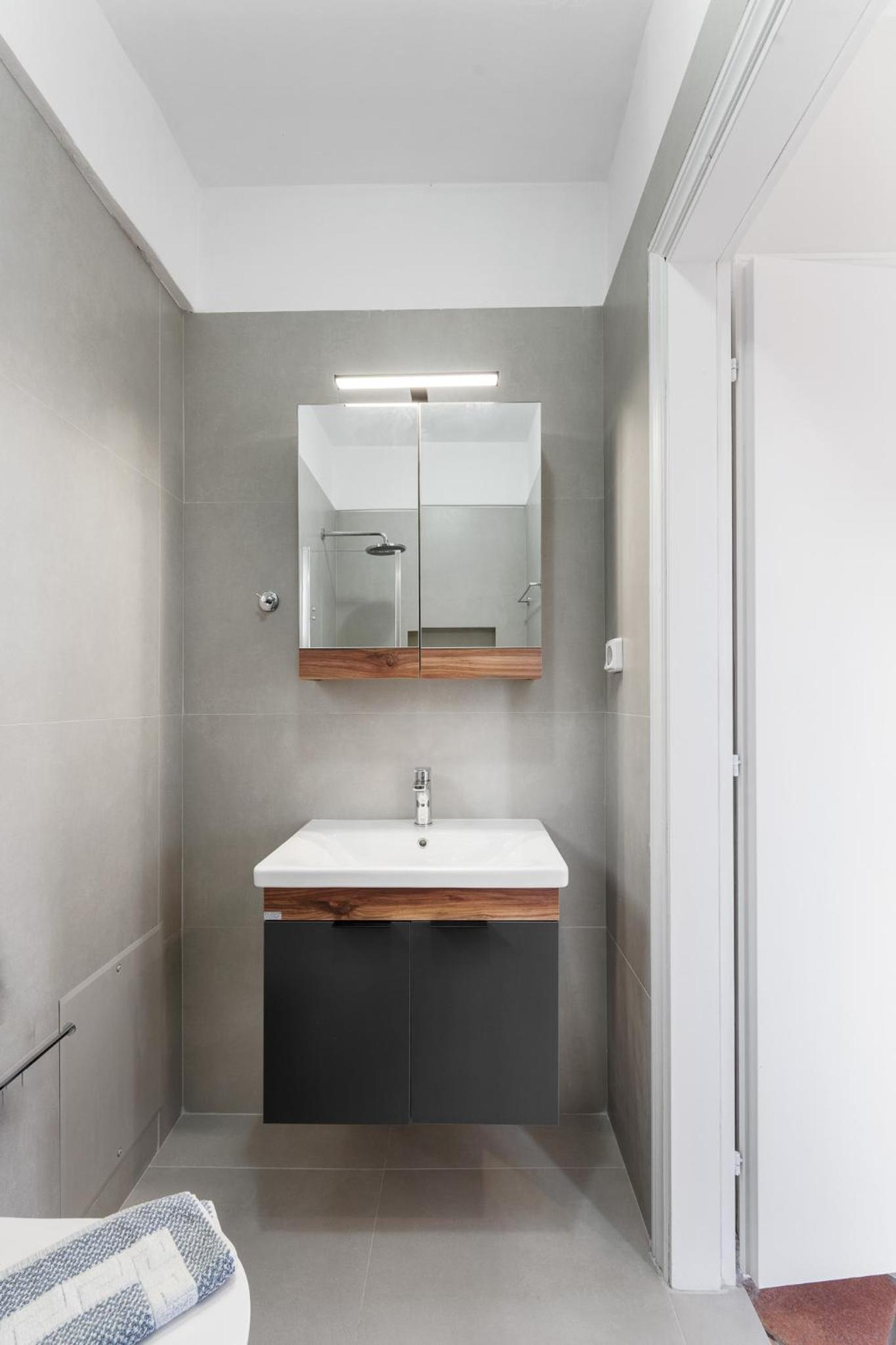 Two-Bedroom Apartment - Photo 4