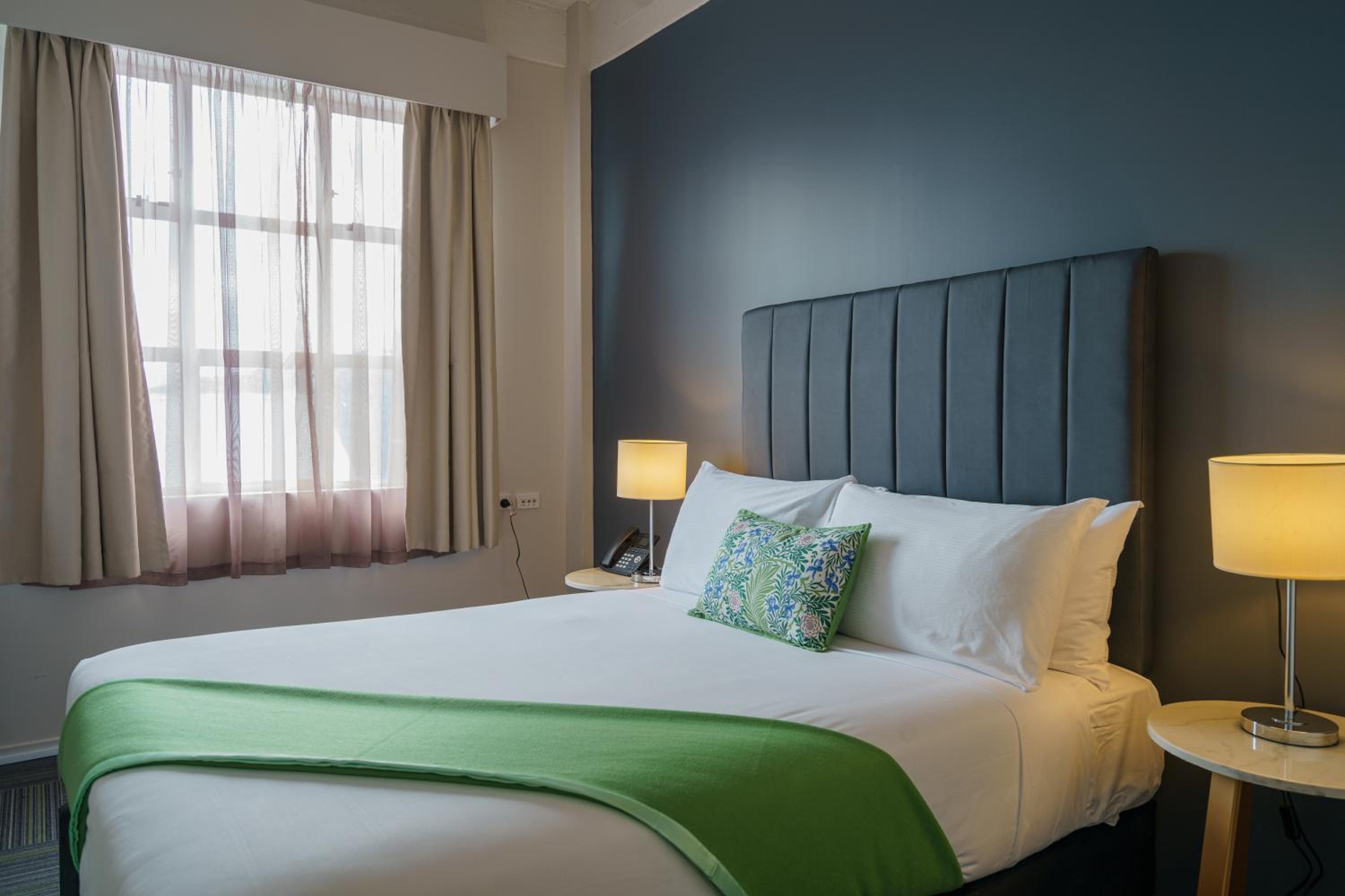 Apartment with Queen Bed - Photo 5