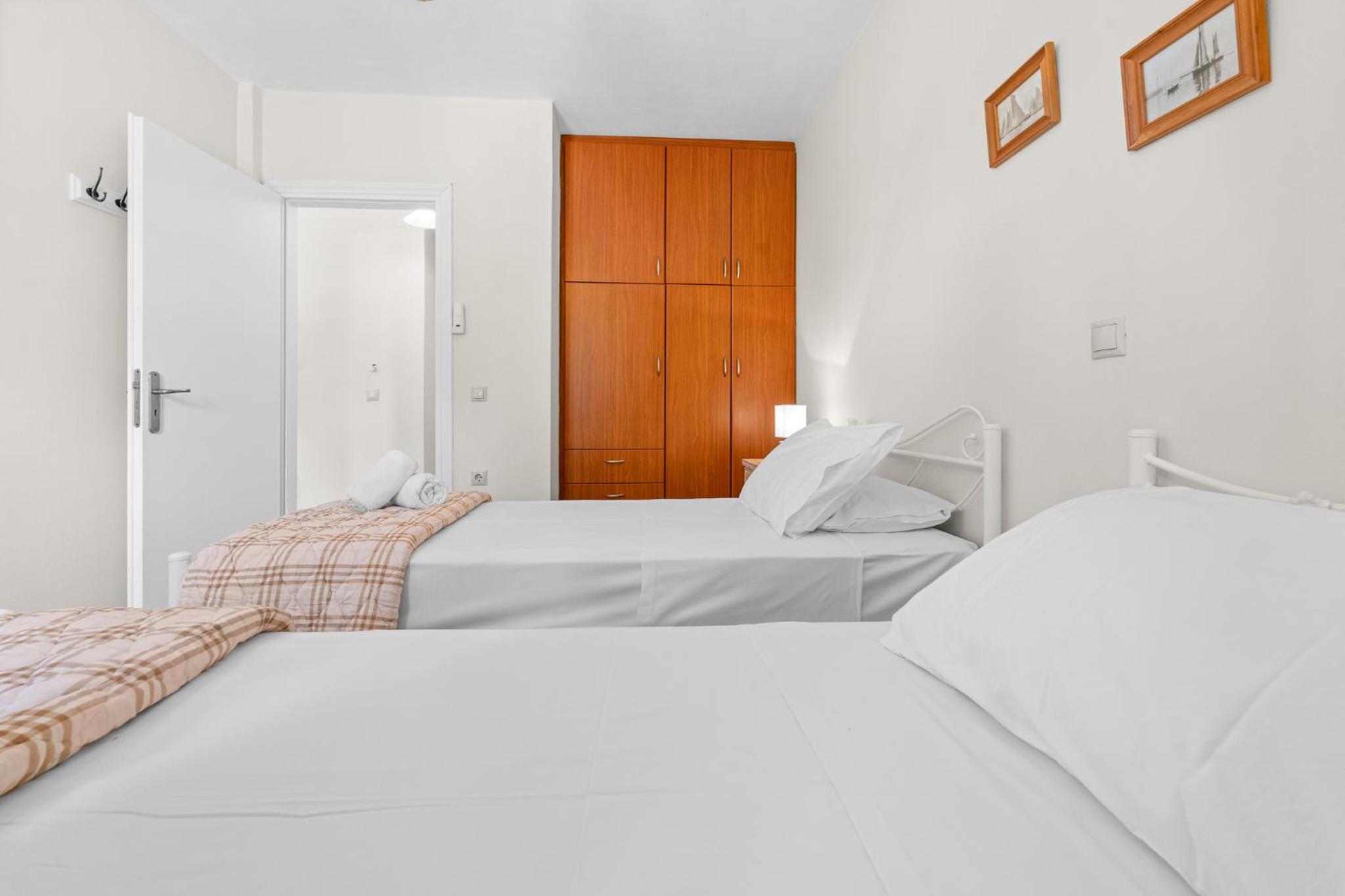 Superior One-Bedroom Apartment (4 Adults) - Photo 6