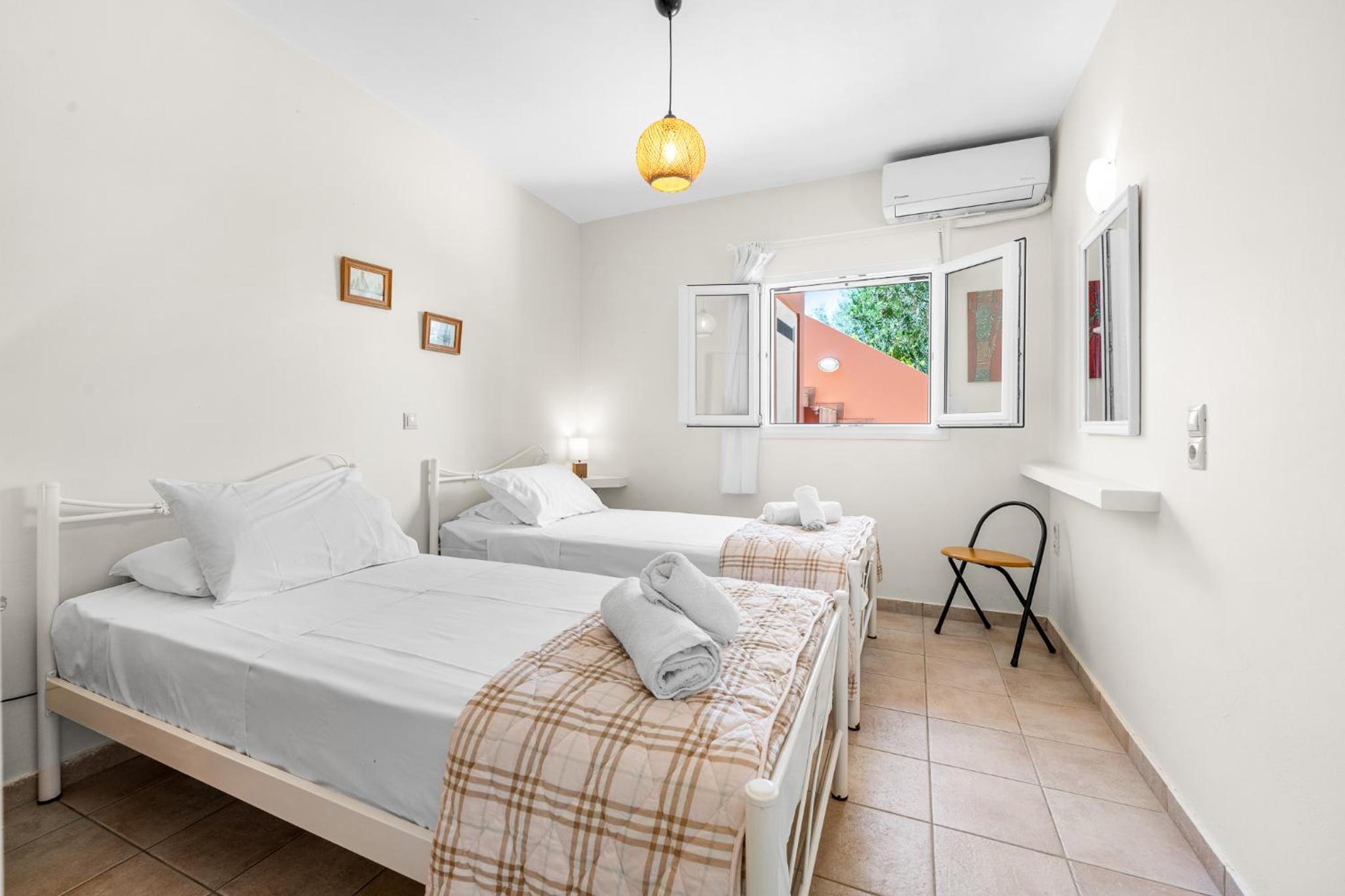 Superior One-Bedroom Apartment (4 Adults) - Photo 9
