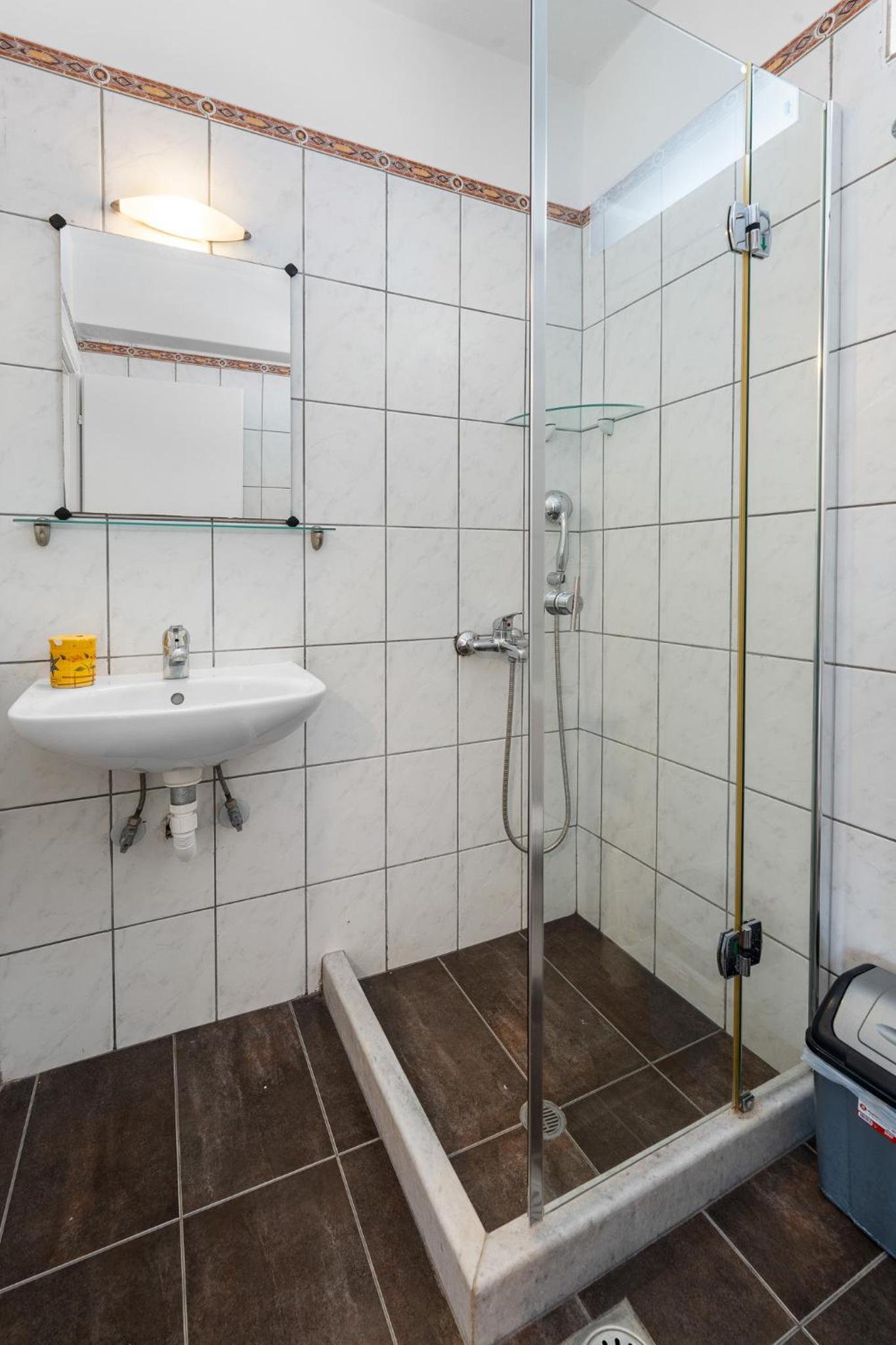 Superior One-Bedroom Apartment (4 Adults) - Photo 4