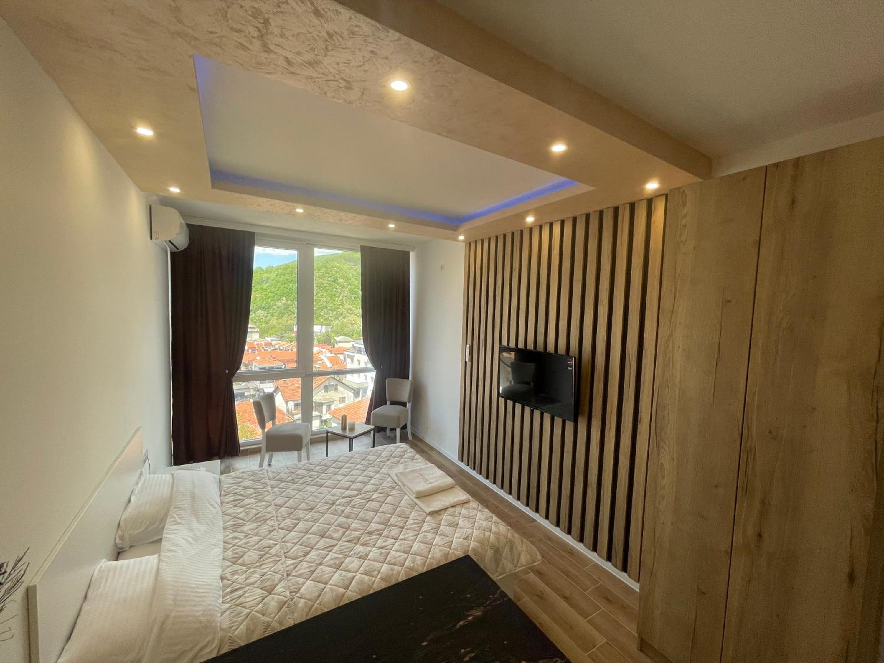 One-Bedroom Apartment with City View