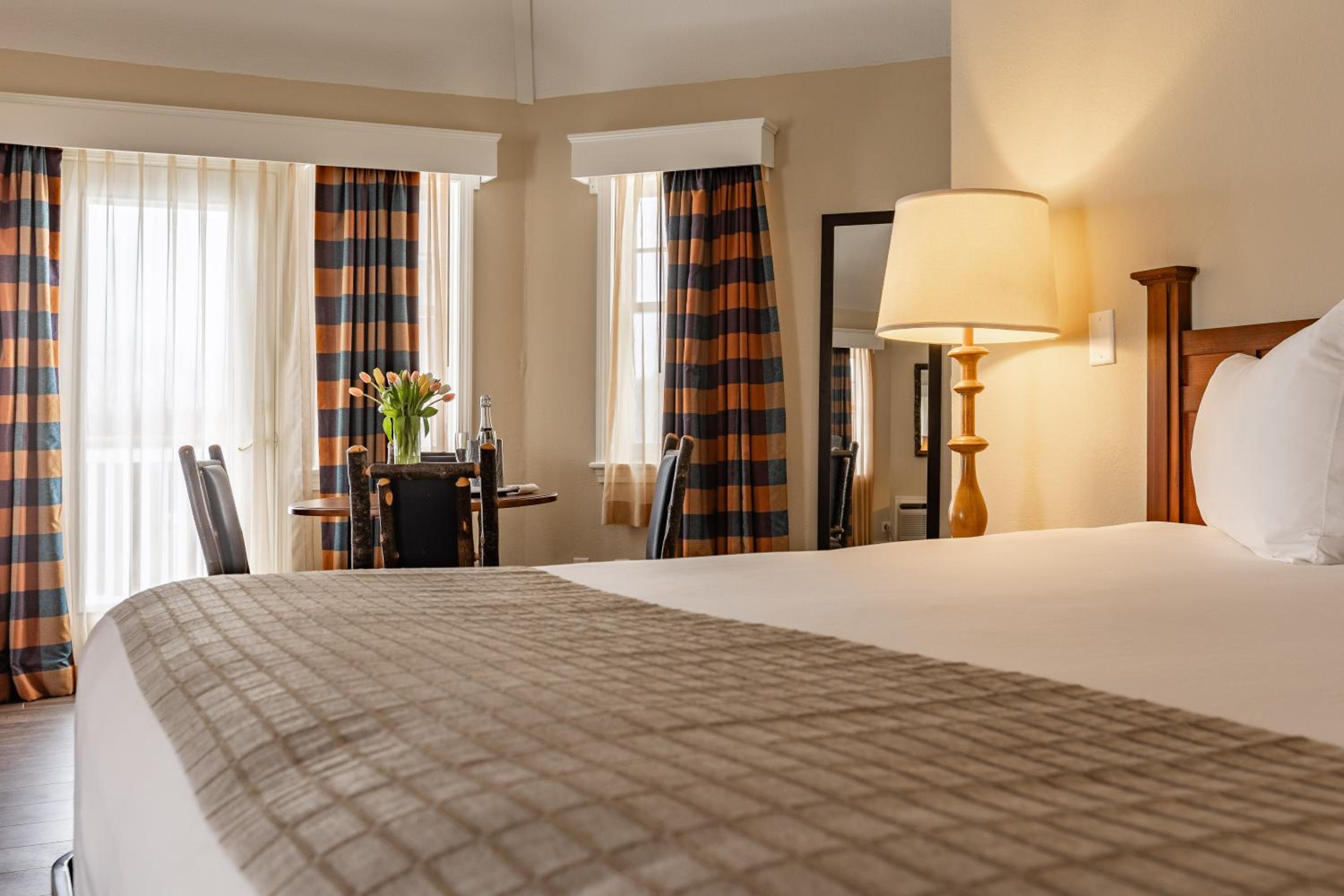 Superior Suite - Photo 6