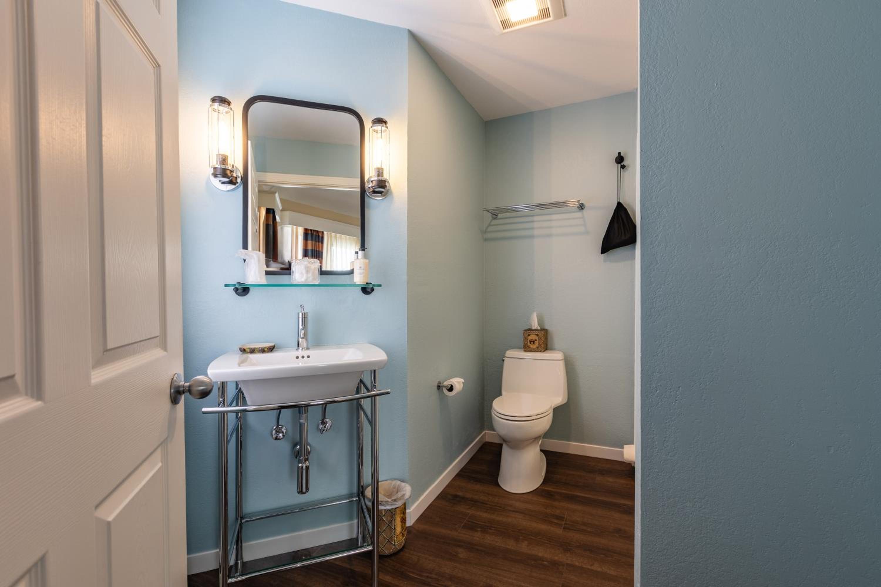 Superior Suite - Photo 10