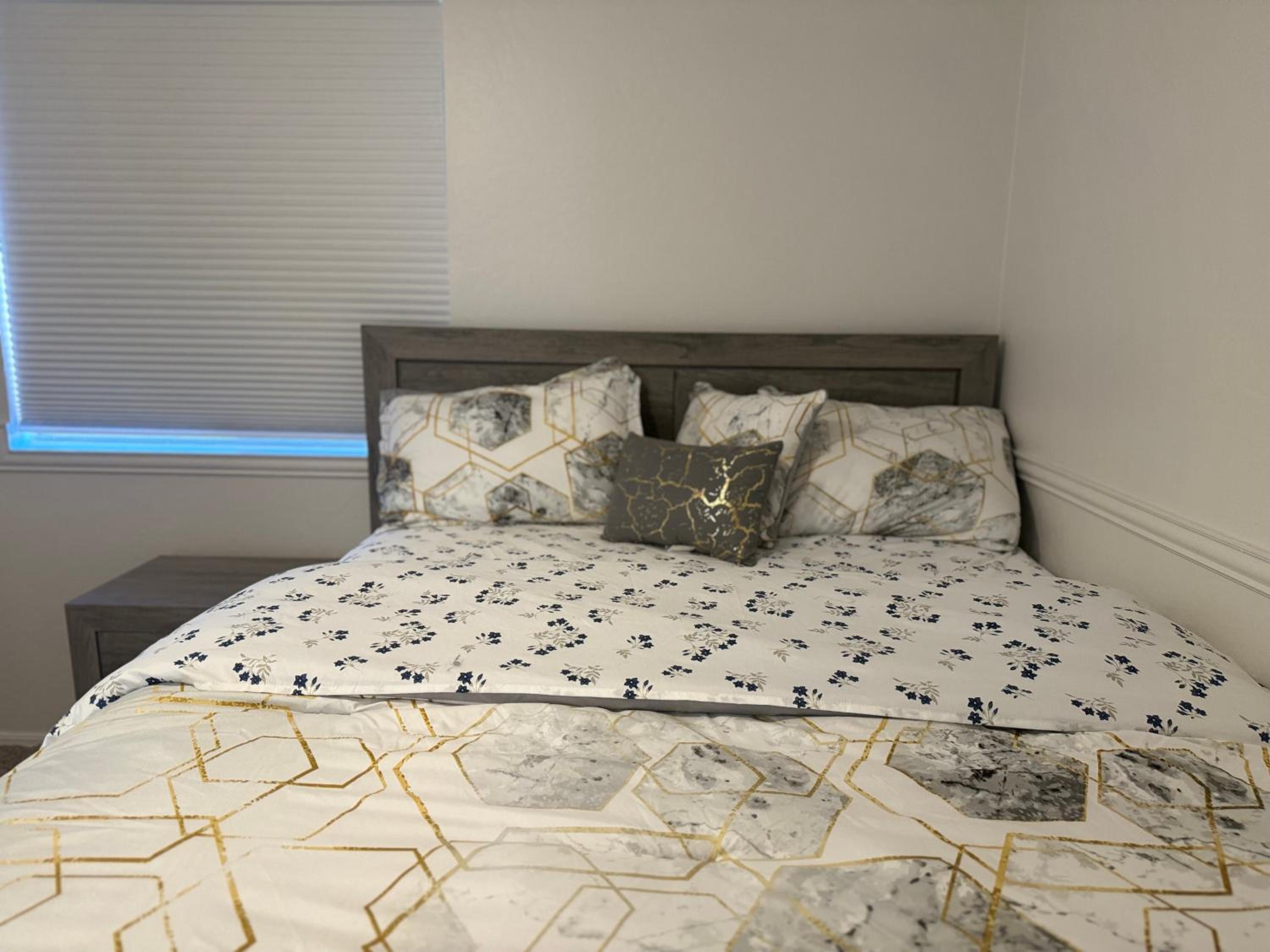 Four-Bedroom House photo 1