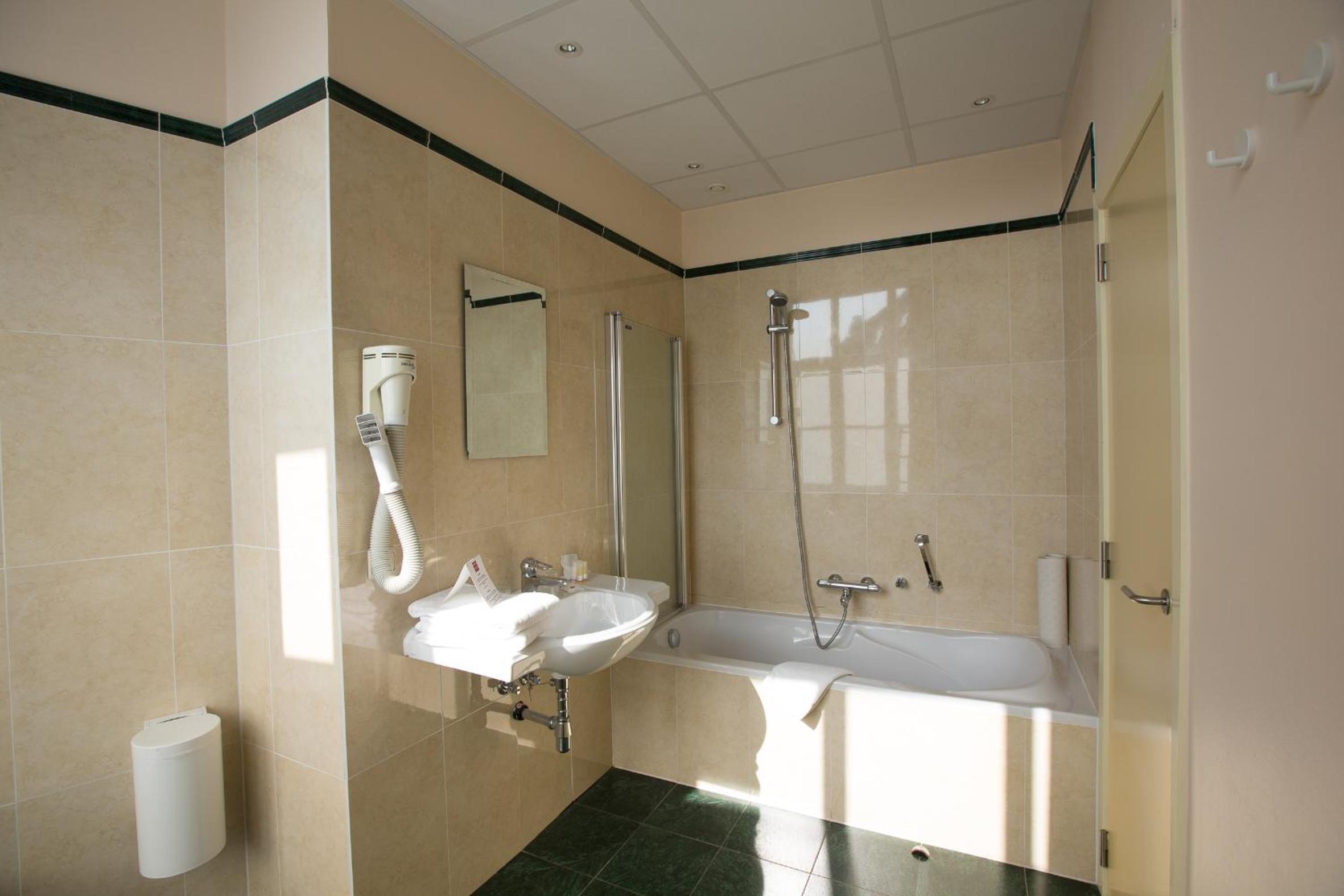 Classic Double Room - Photo 6