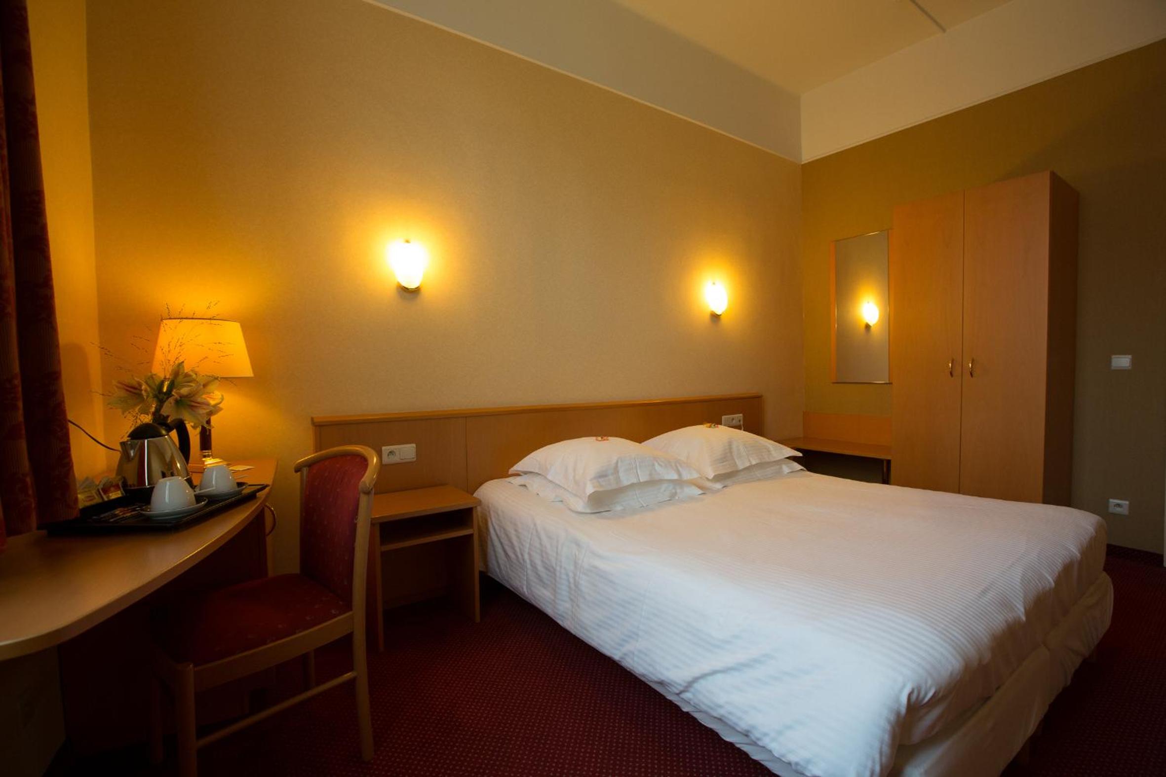 Classic Double Room - Photo 4