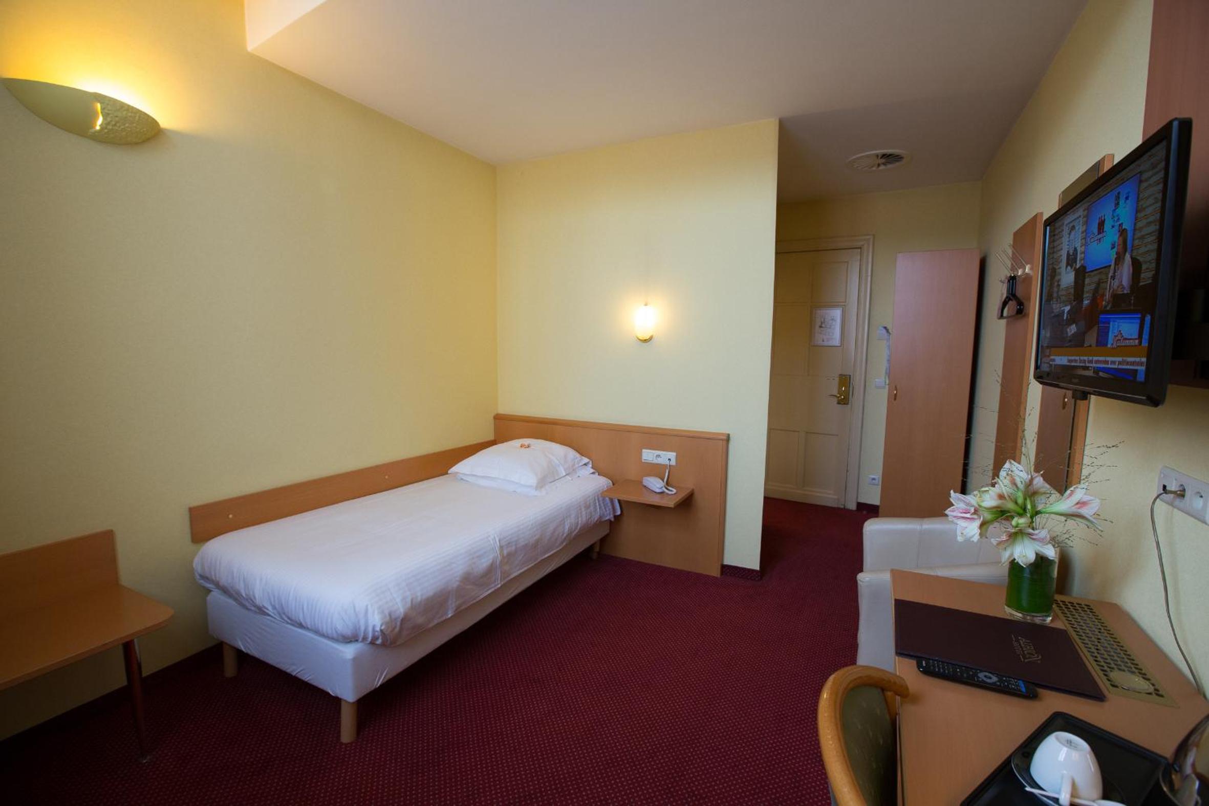 Classic Single Room
