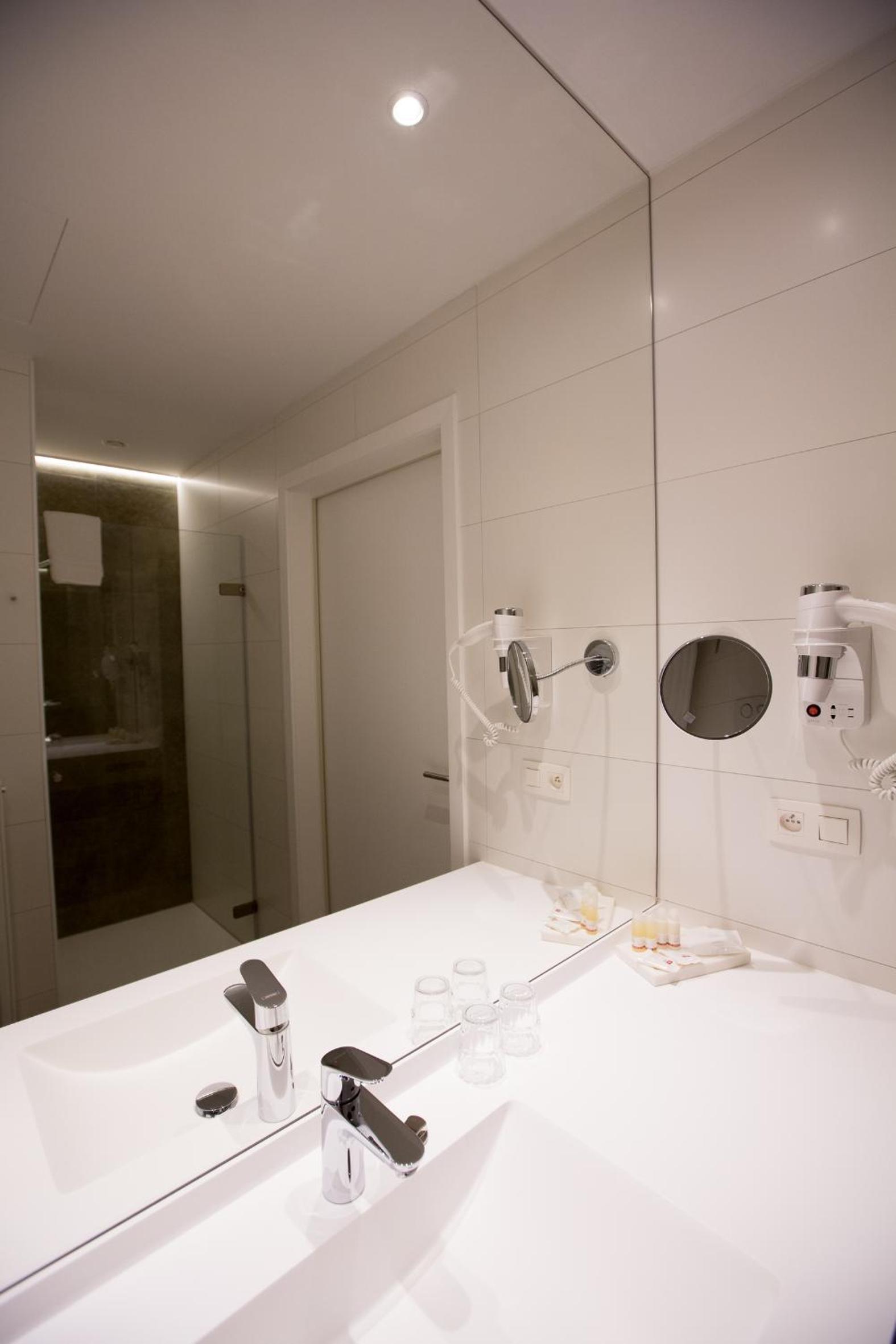 Premium Double Room - Photo 4
