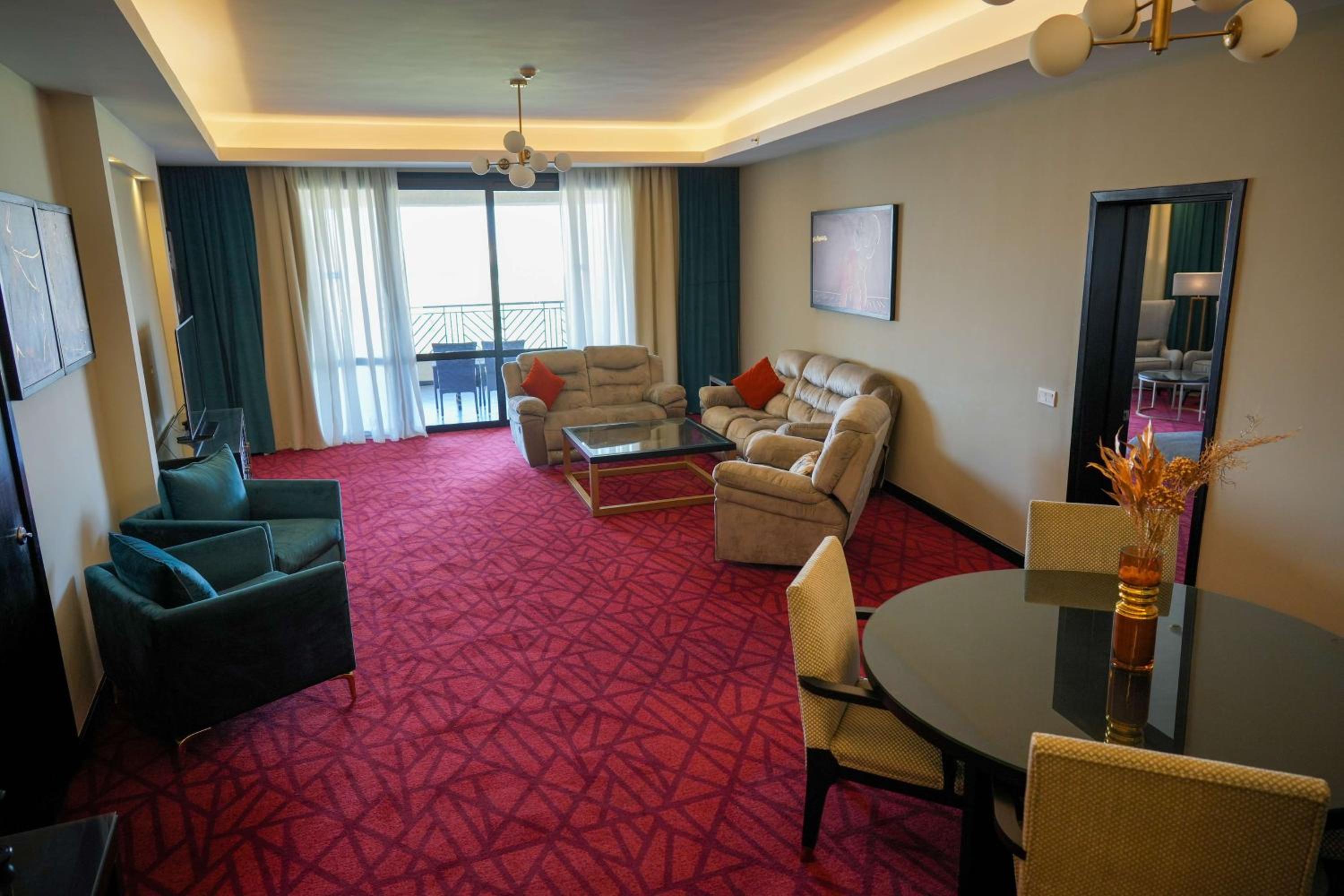 Suite with Terrace and Lounge Access - Photo 9