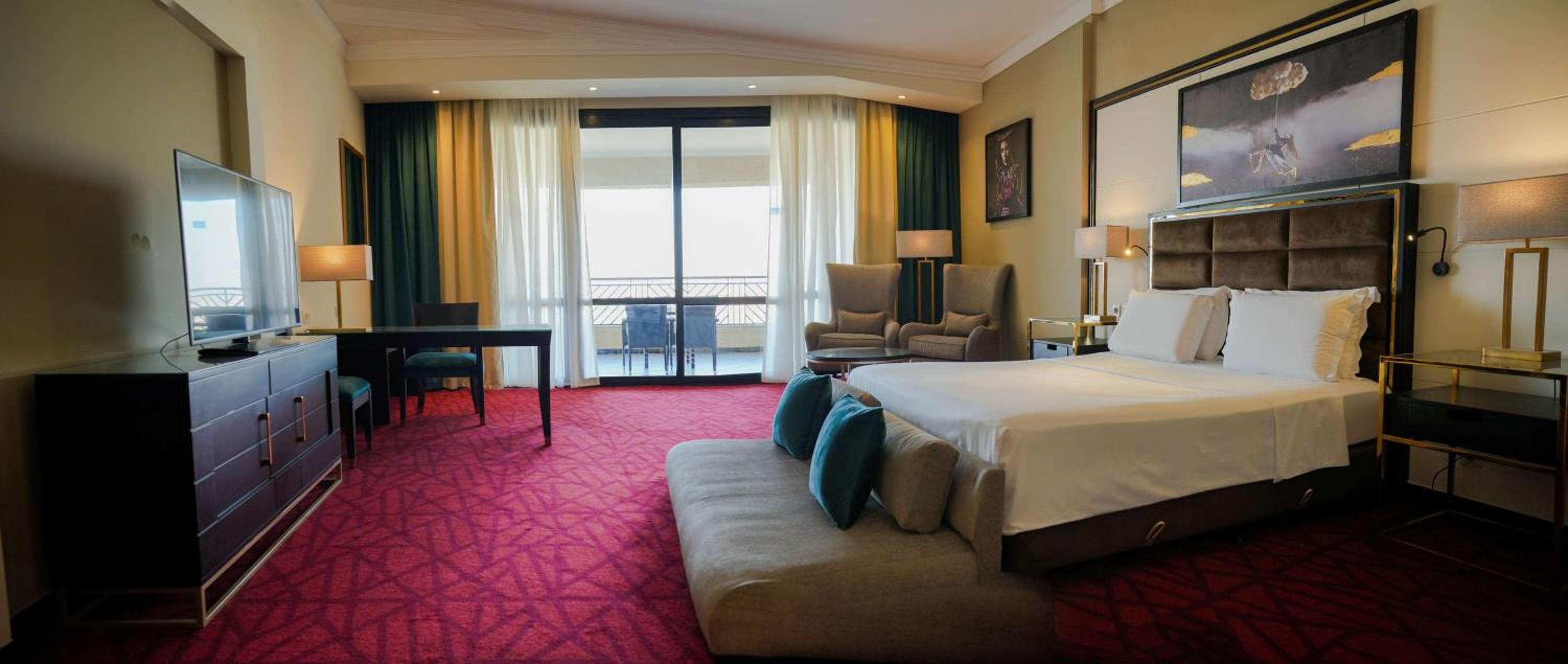 Suite with Terrace and Lounge Access - Photo 3