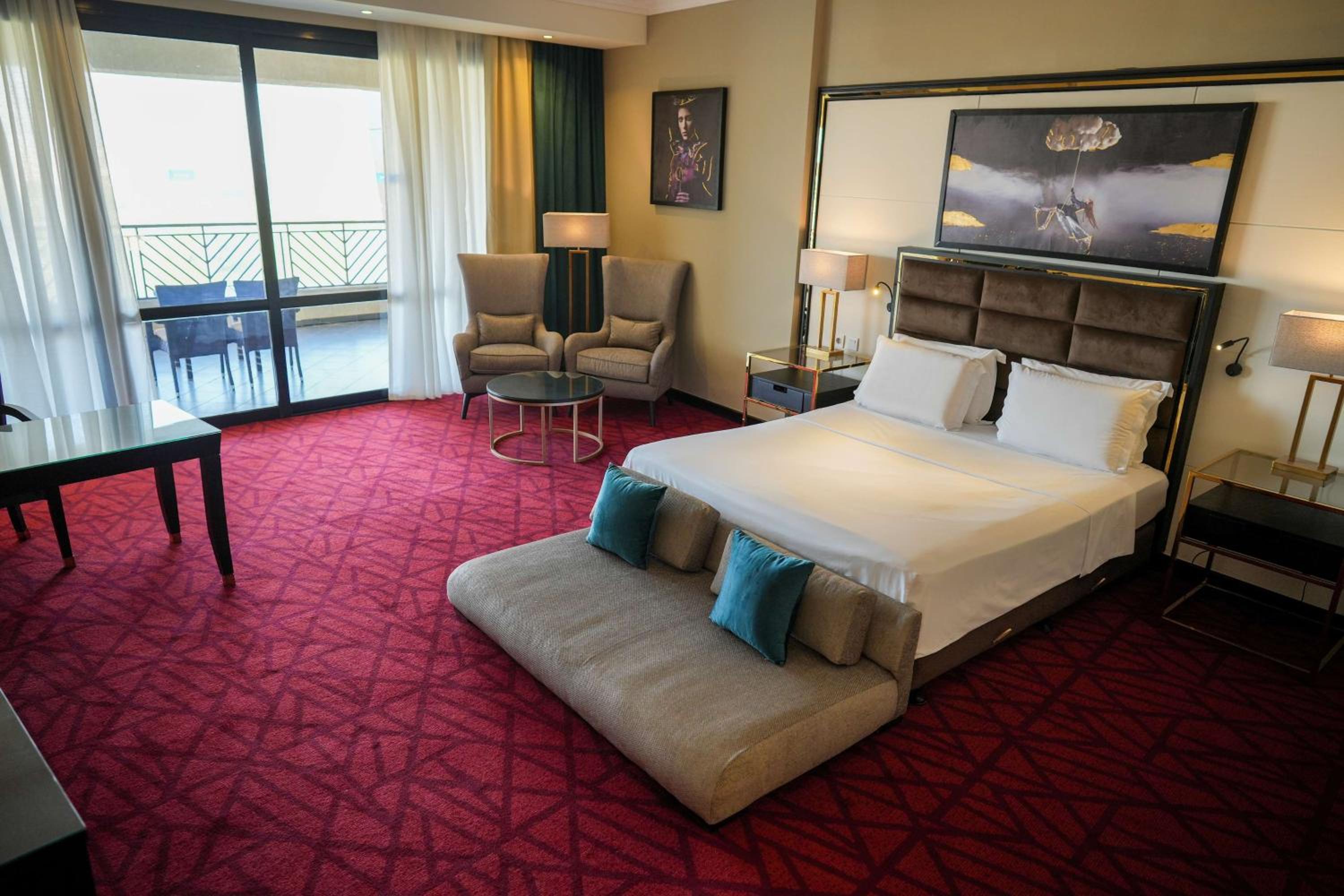 Suite with Terrace and Lounge Access - Photo 7