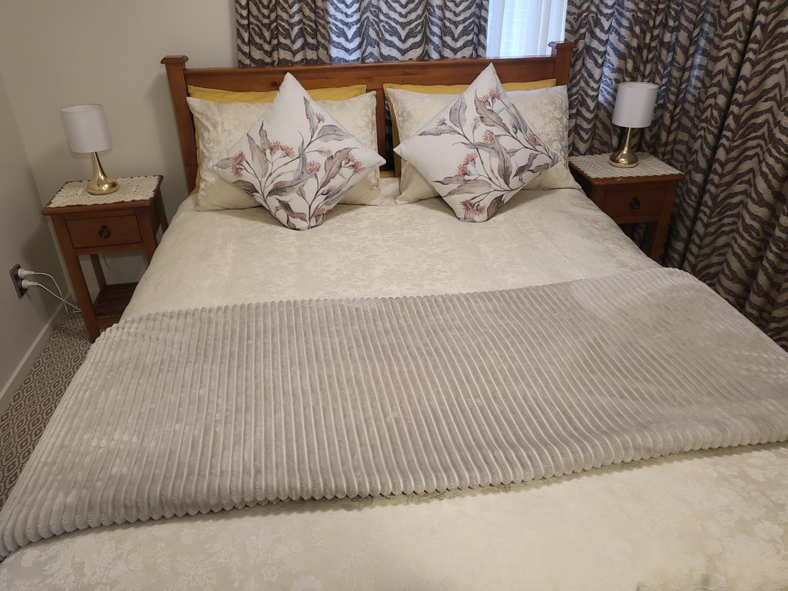 One-Bedroom Apartment - Photo 2