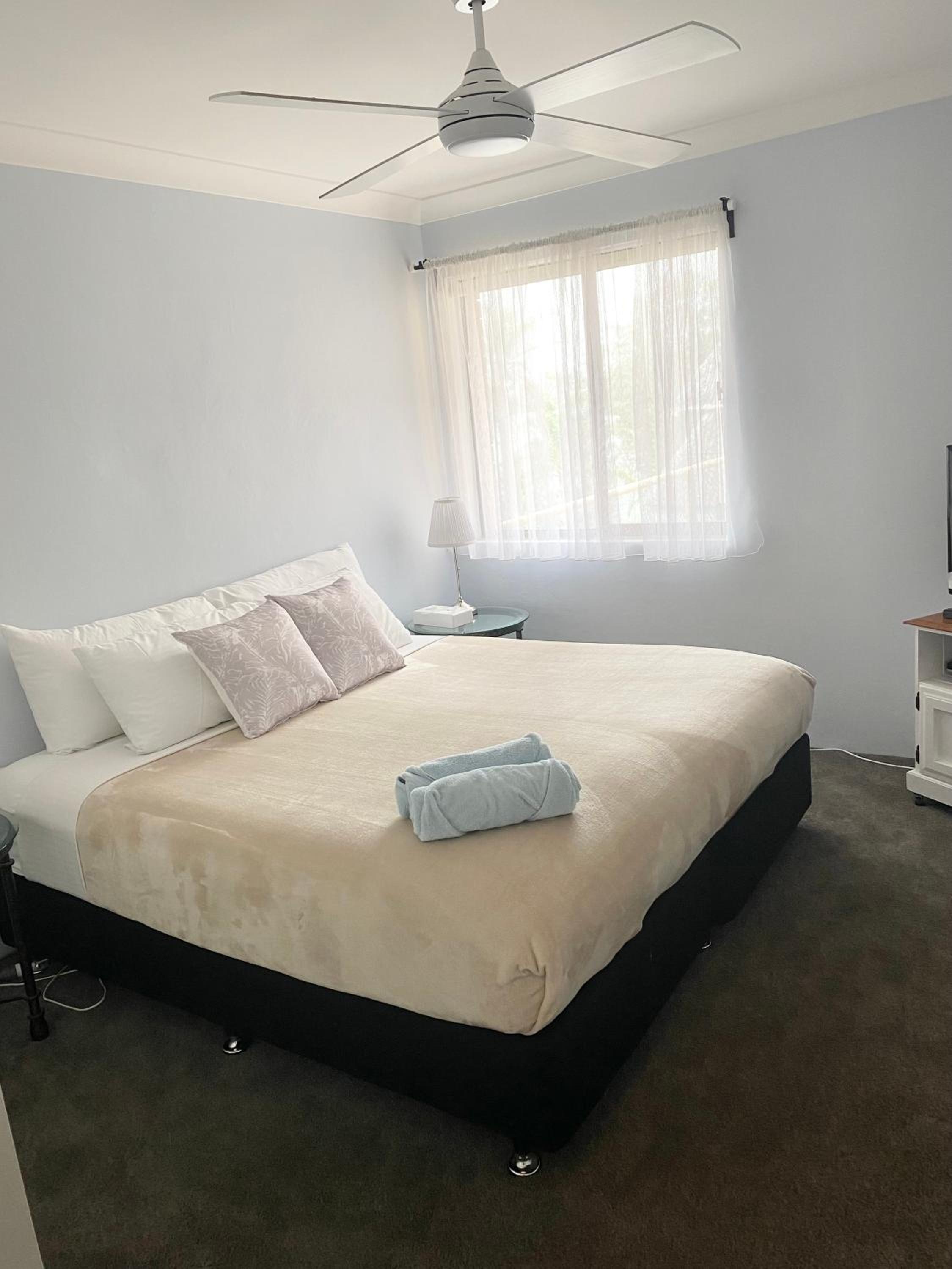 One-Bedroom Apartment with Balcony - Photo 4