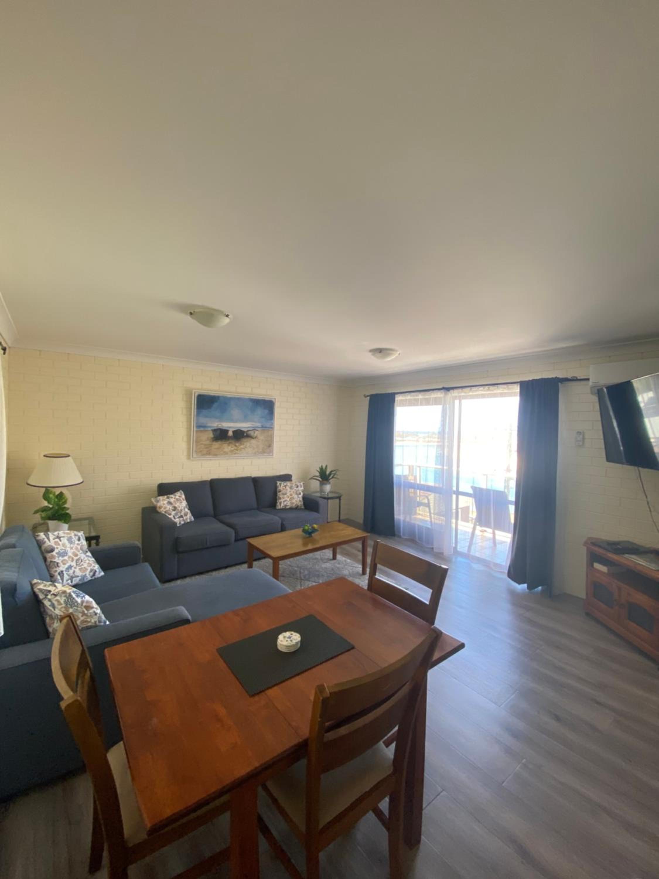 Executive One-Bedroom Apartment with Ocean View - Photo 8