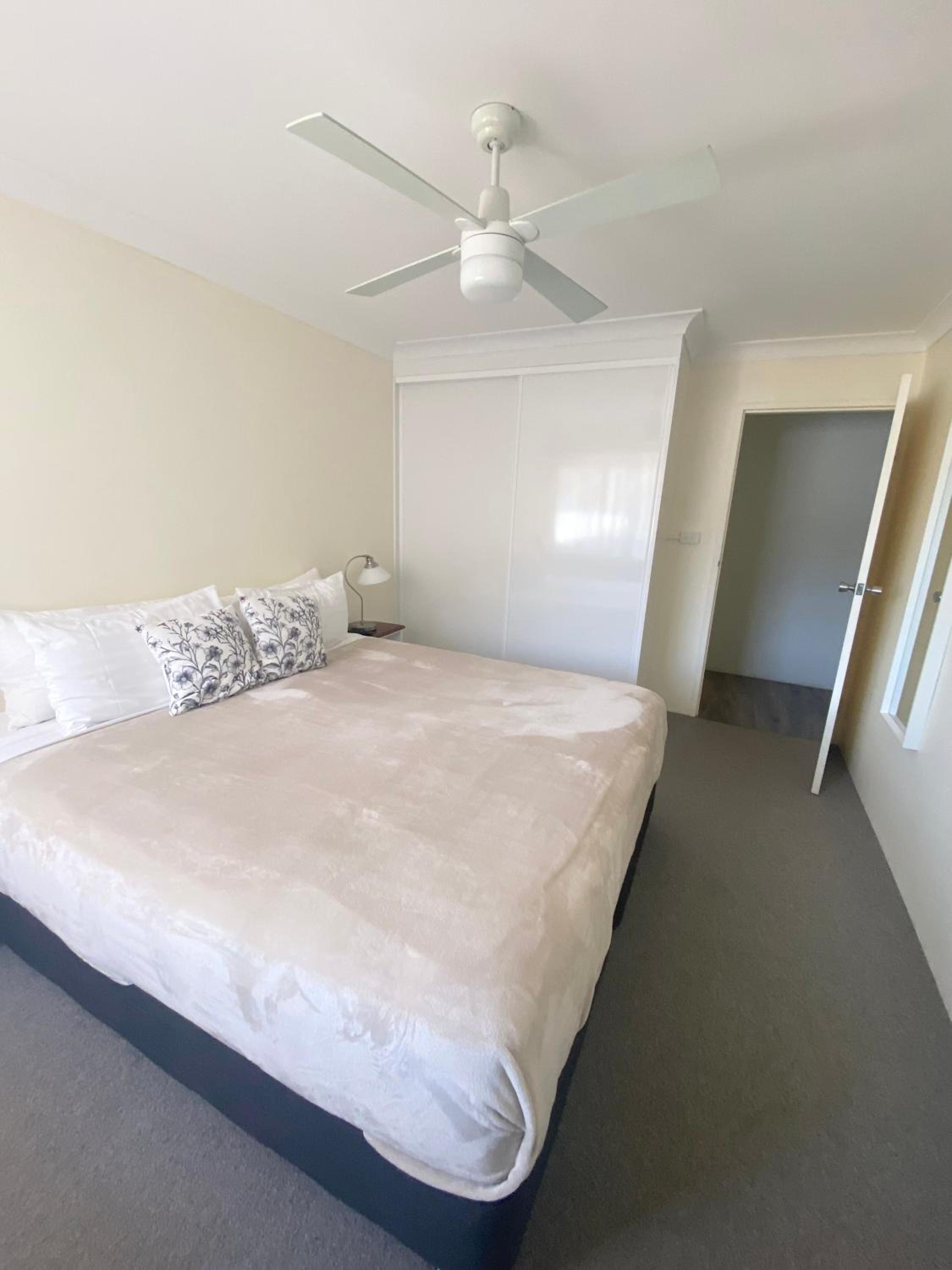 Executive One-Bedroom Apartment with Ocean View - Photo 5