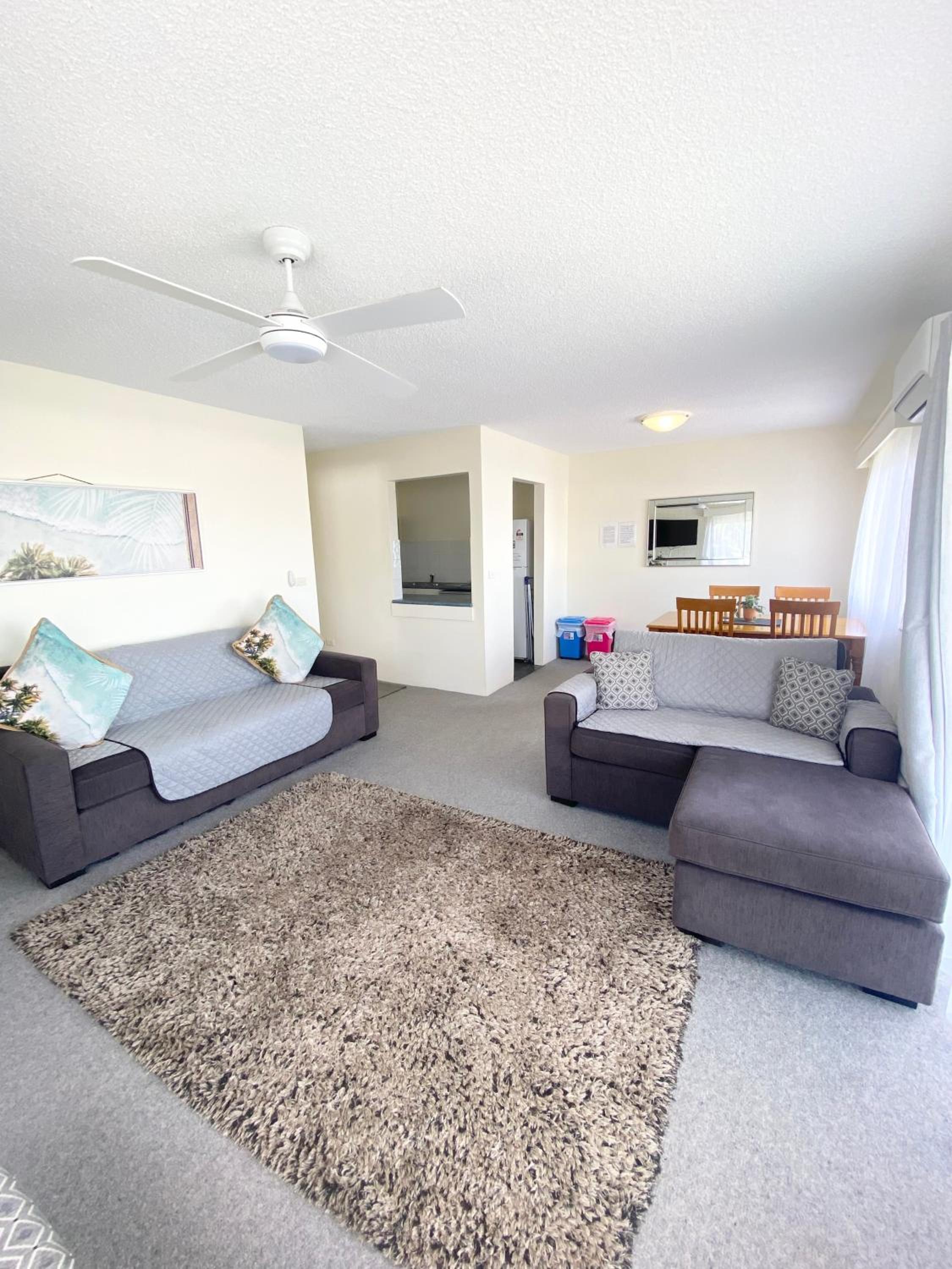 Front Unit - Two-Bedroom Apartment with  Ocean View - Photo 10