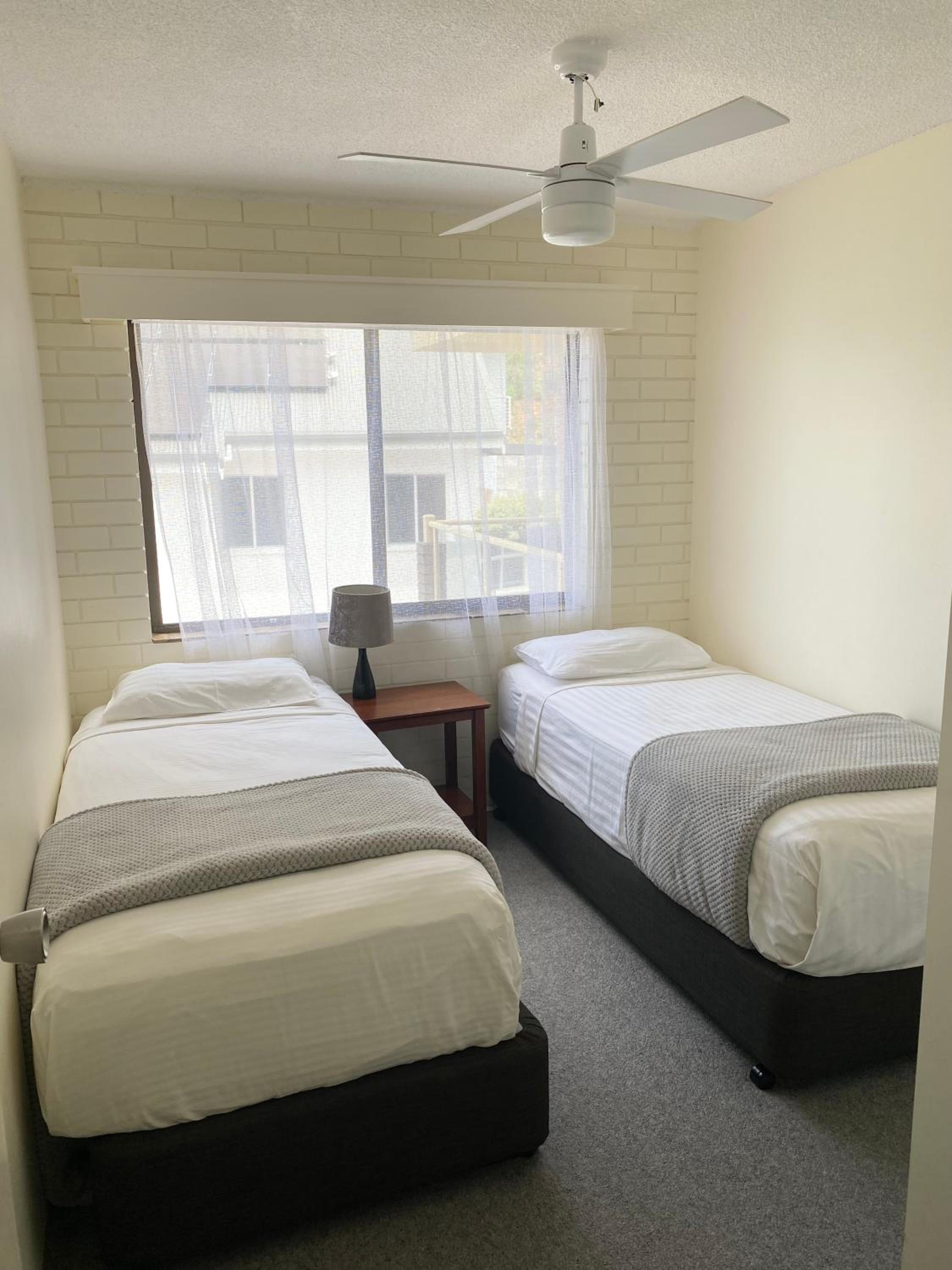 Front Unit - Two-Bedroom Apartment with  Ocean View - Photo 11