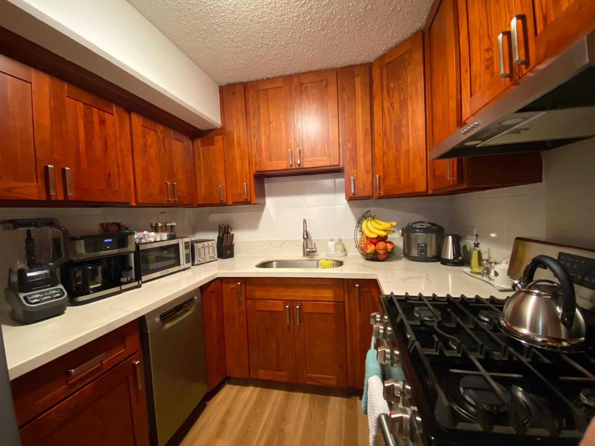 Cozy 2beds,2baths, free parking at Waikiki Beach: Two-Bedroom Apartment photo