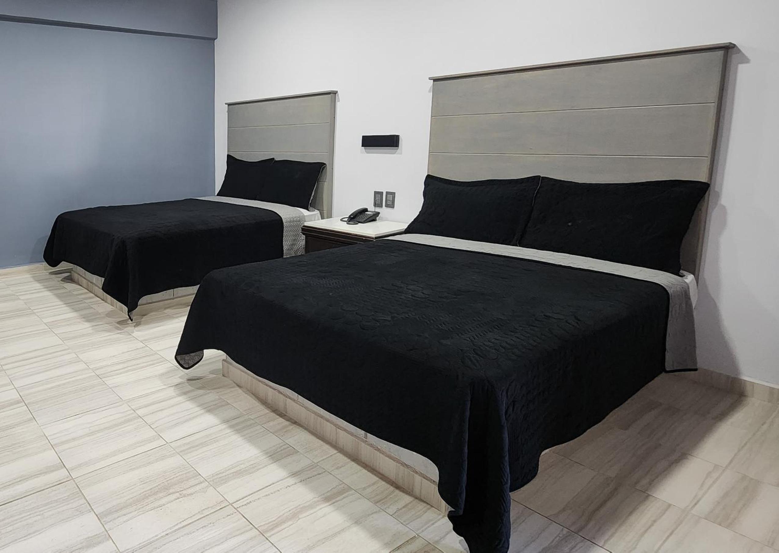 Quadruple Room - Photo 2
