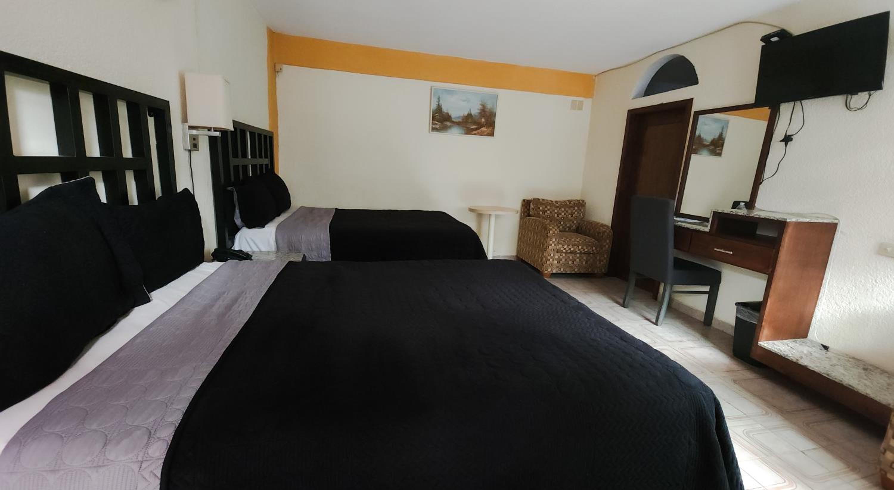 Quadruple Room - Photo 3