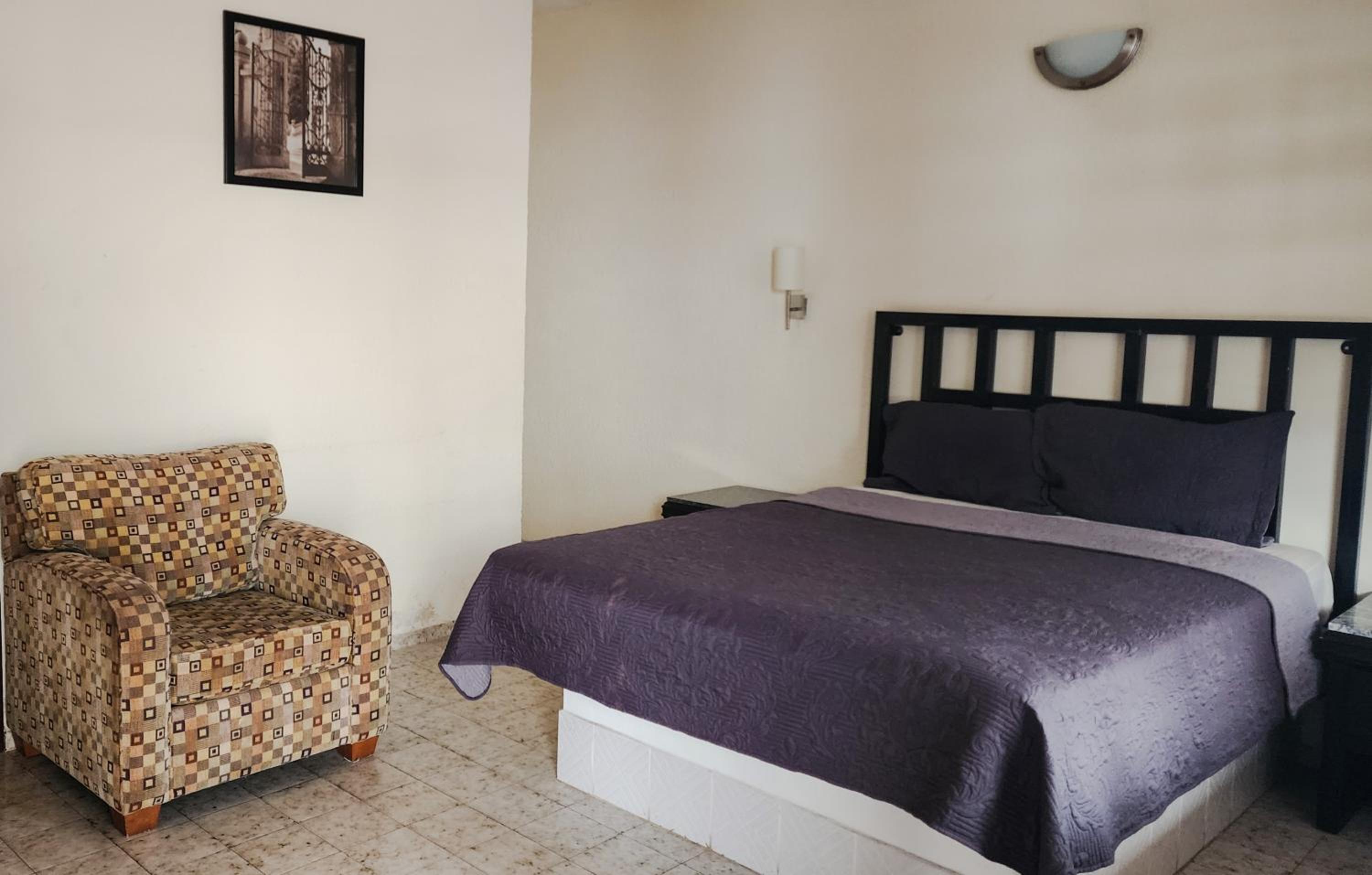 Double Room - Photo 7
