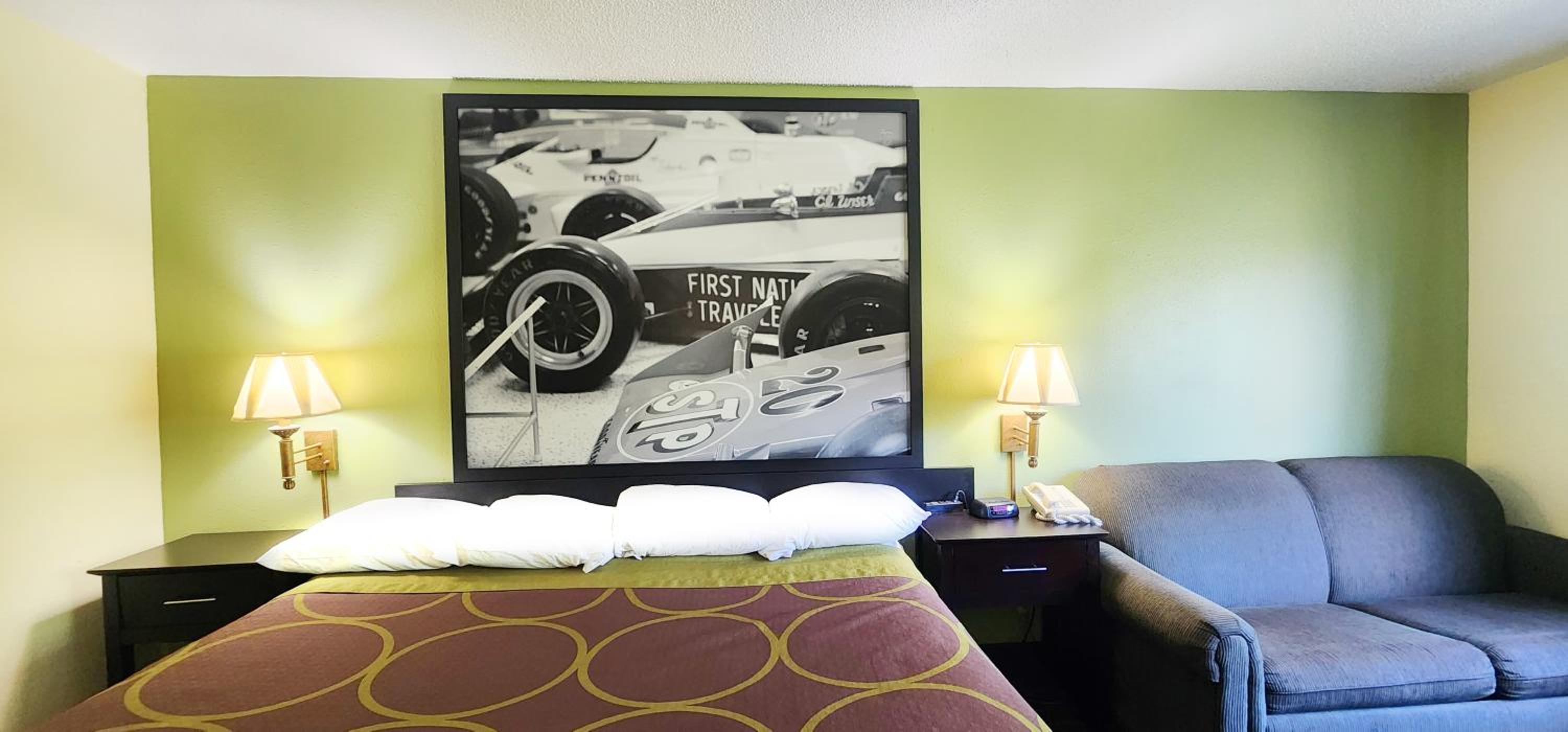 King Room - Non-Smoking - Photo 6