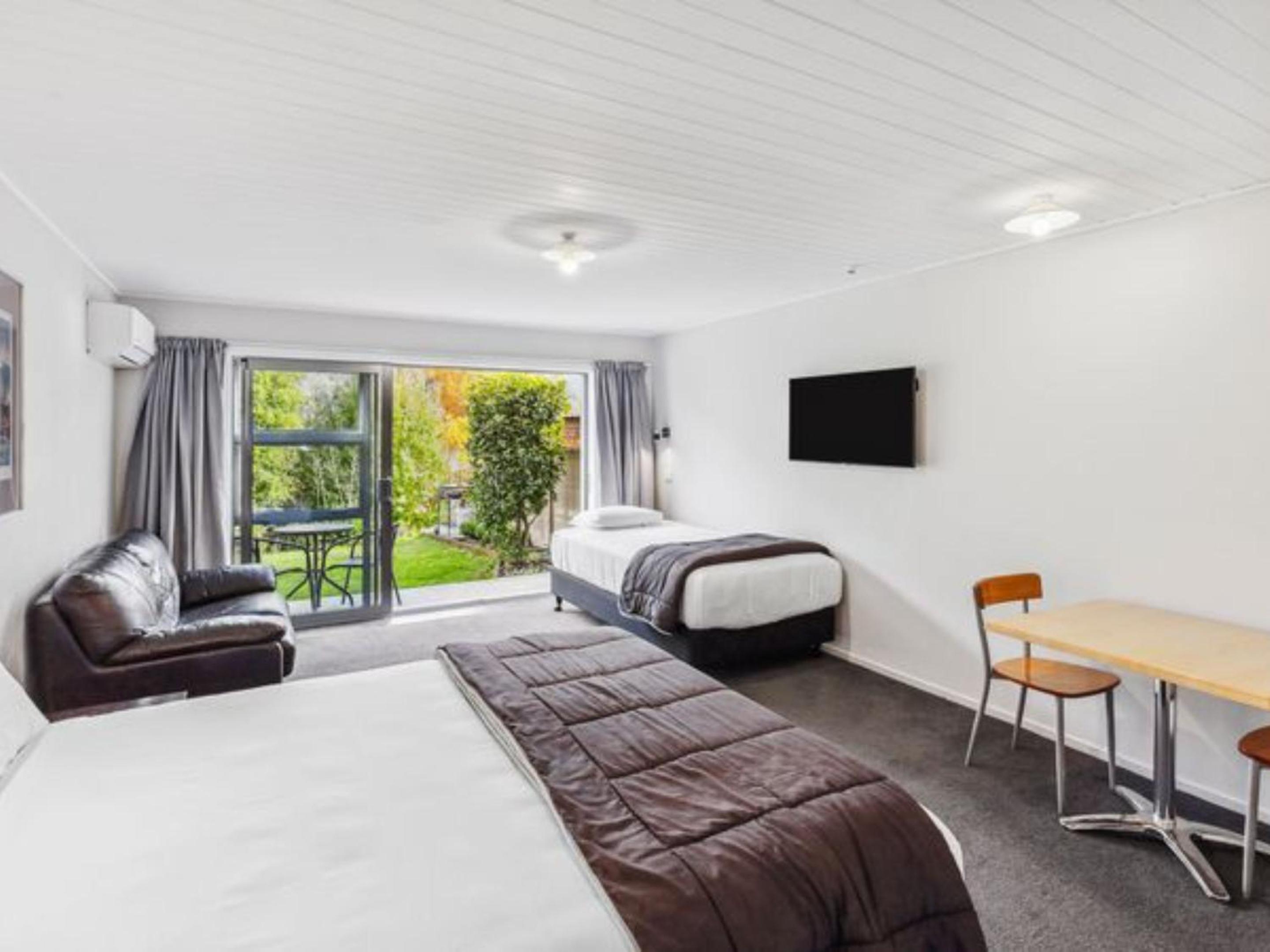 Superior Double or Twin Room with Mountain View