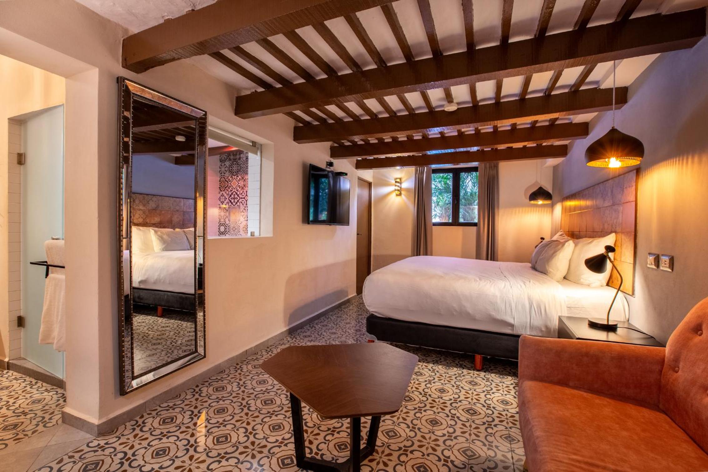 Superior King Room - Photo 1