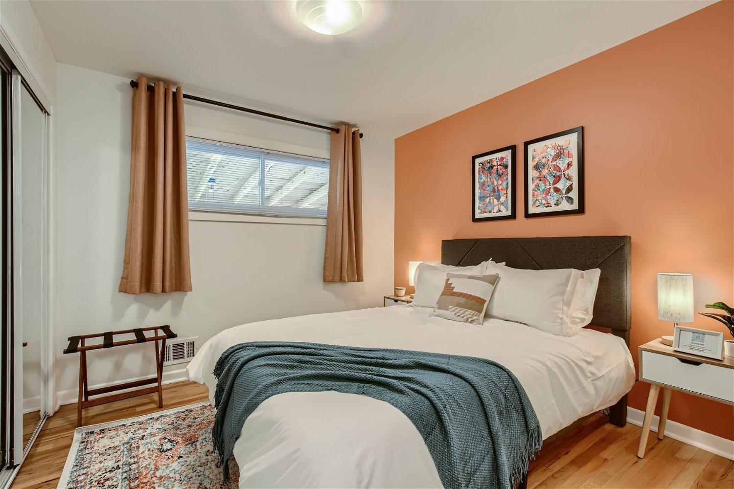 Five-Bedroom House photo 2