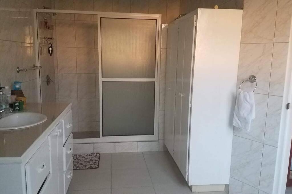 Three-Bedroom House photo 2