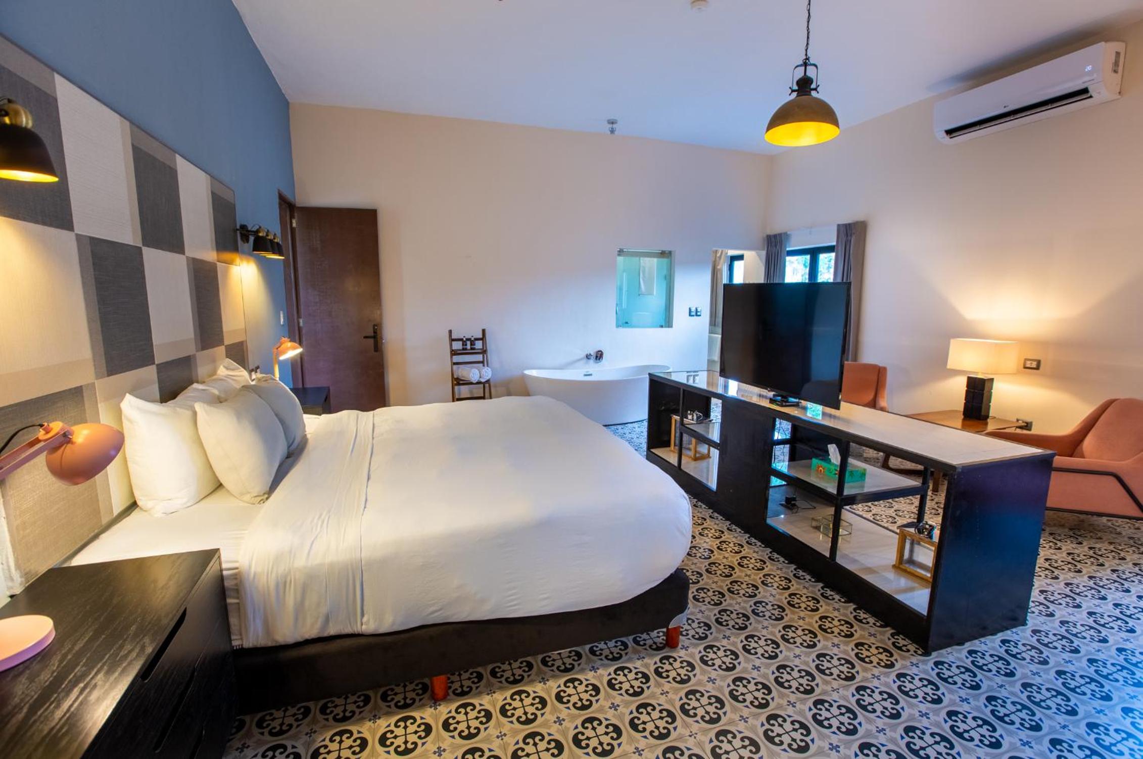 Junior Suite with Balcony photo 3