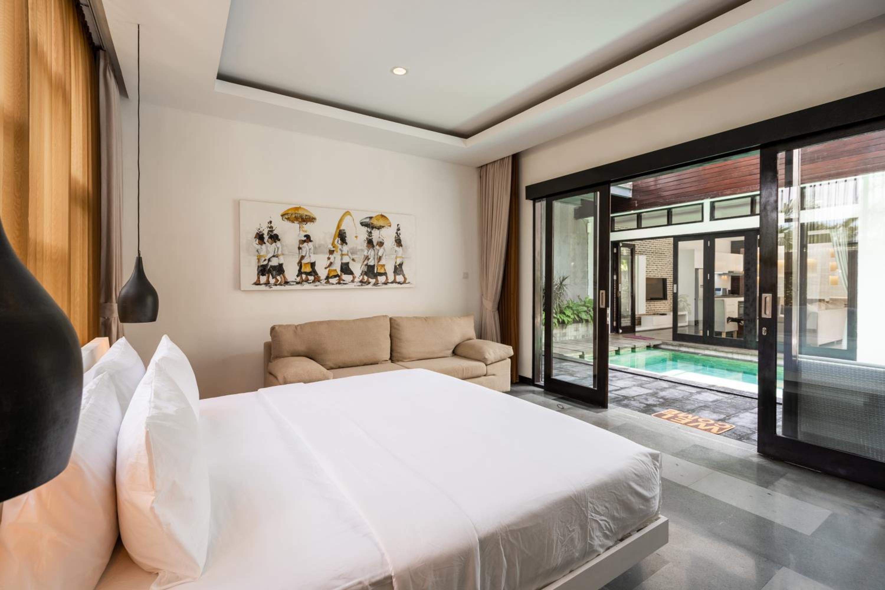 Three-Bedroom Villa photo 1