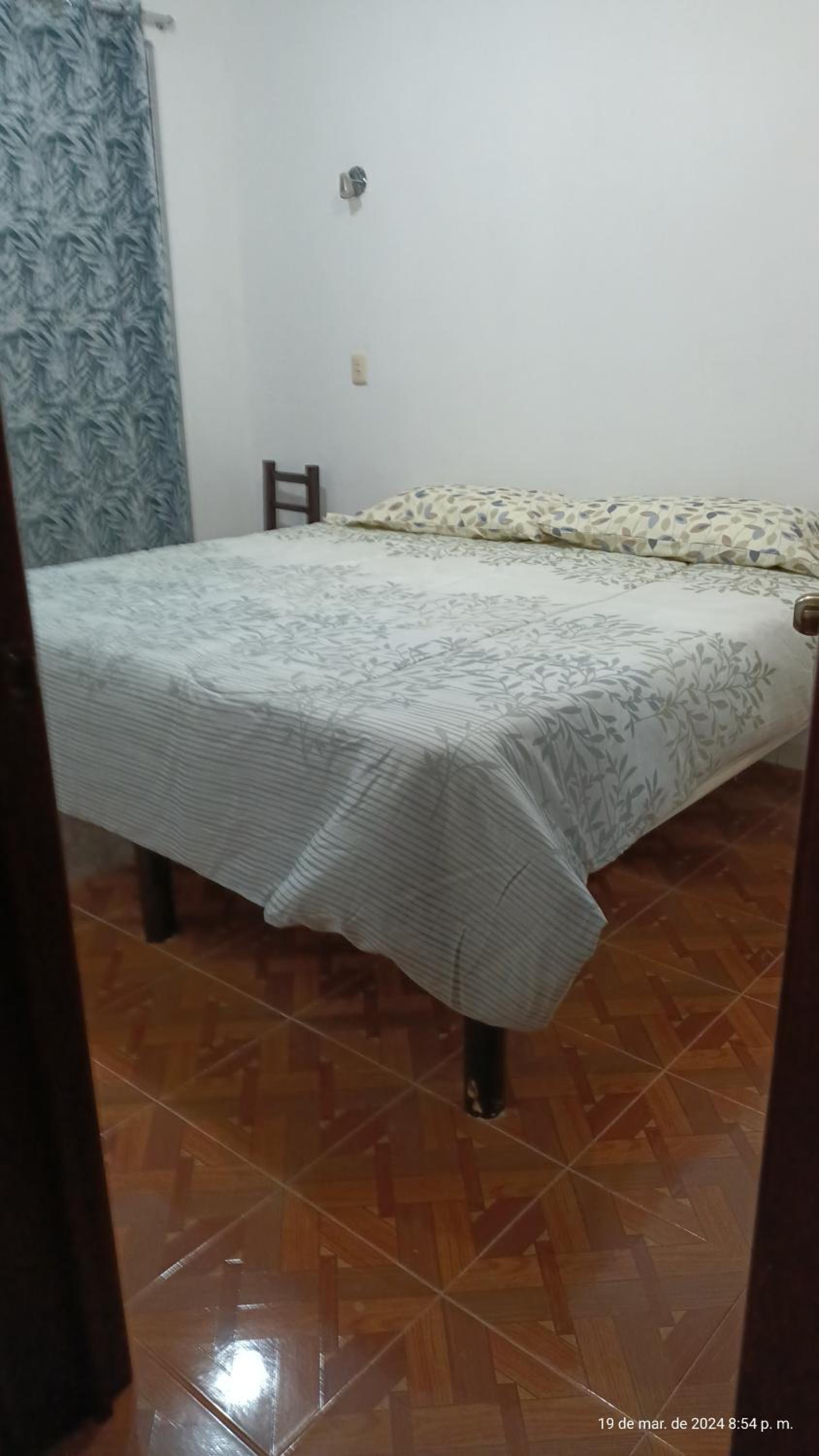 Queen Room photo 2