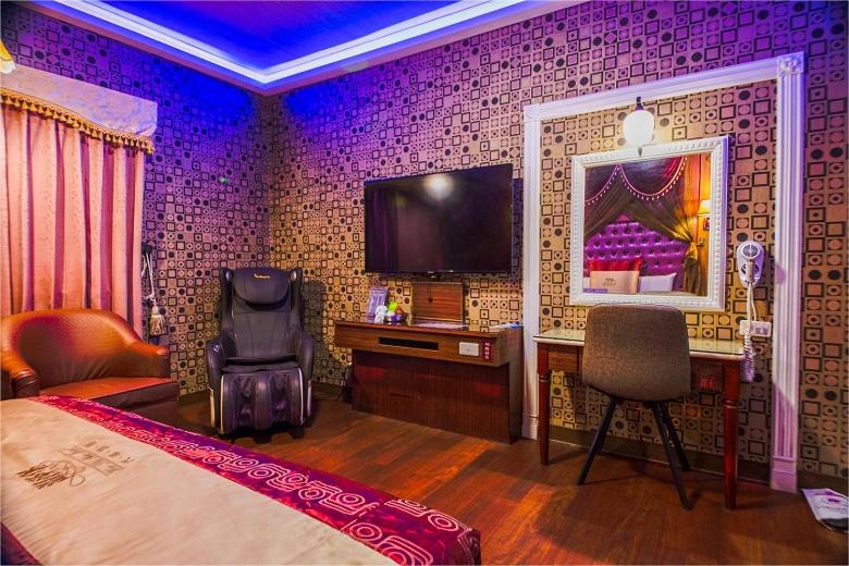 Double Room with Spa Bath photo 2