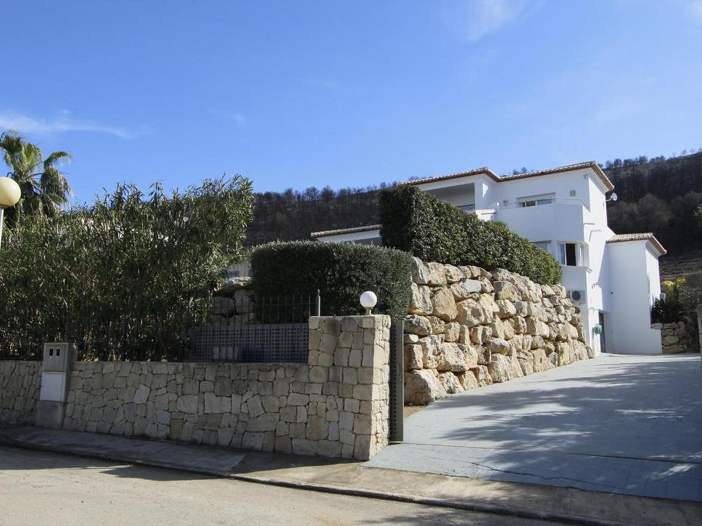 Villa photo 2
