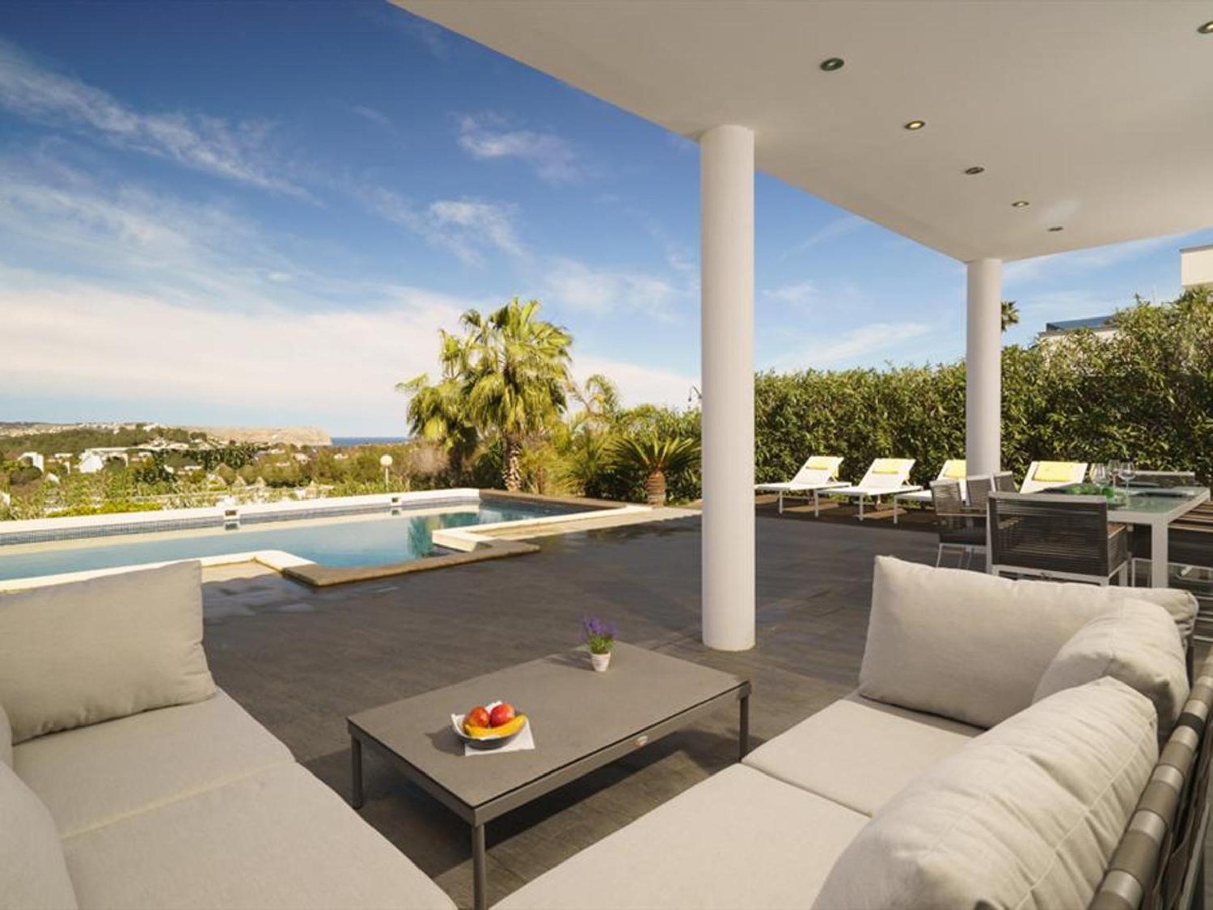 Villa photo 3