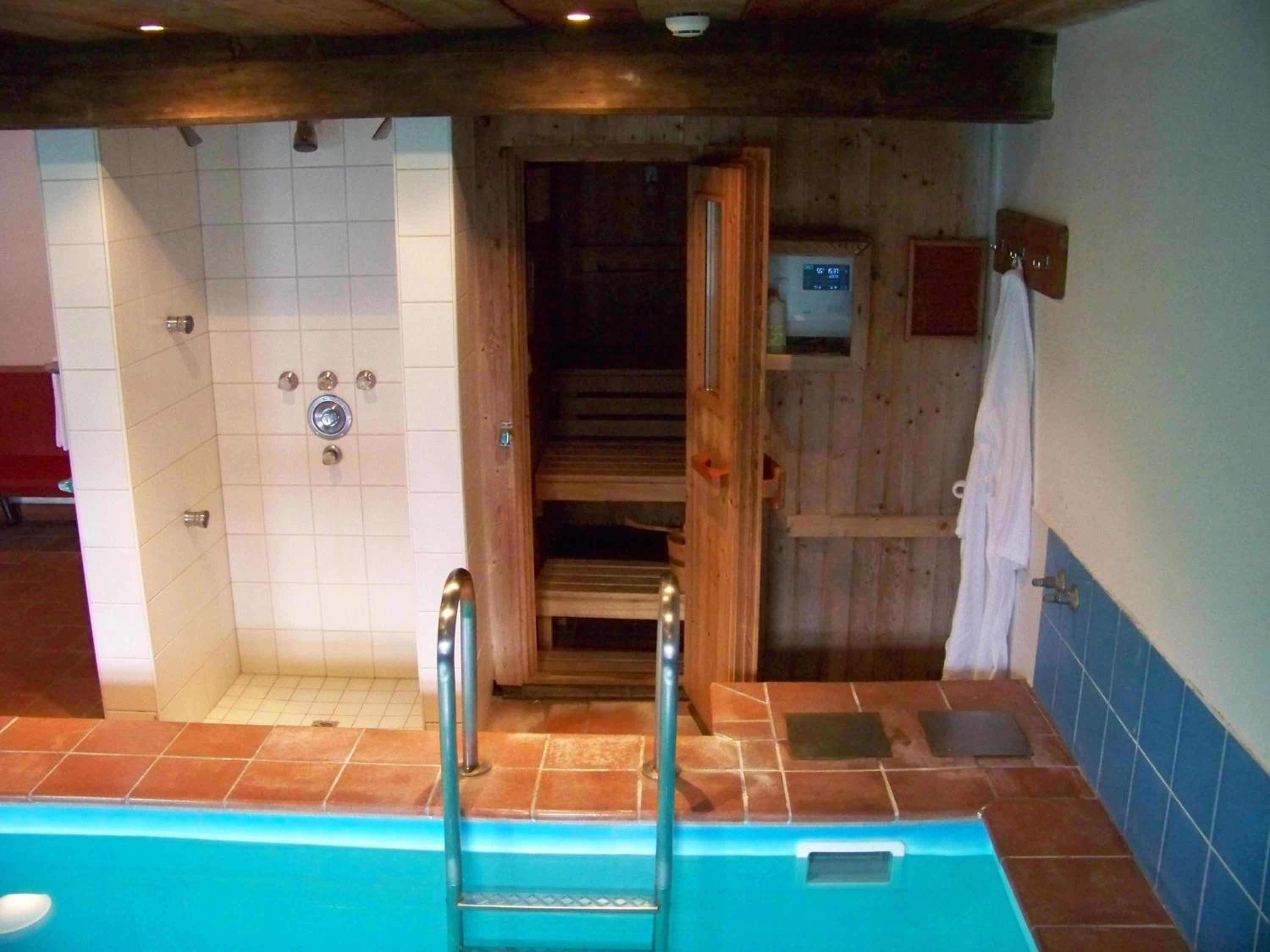 Basic Double Room with Shared Shower photo 3