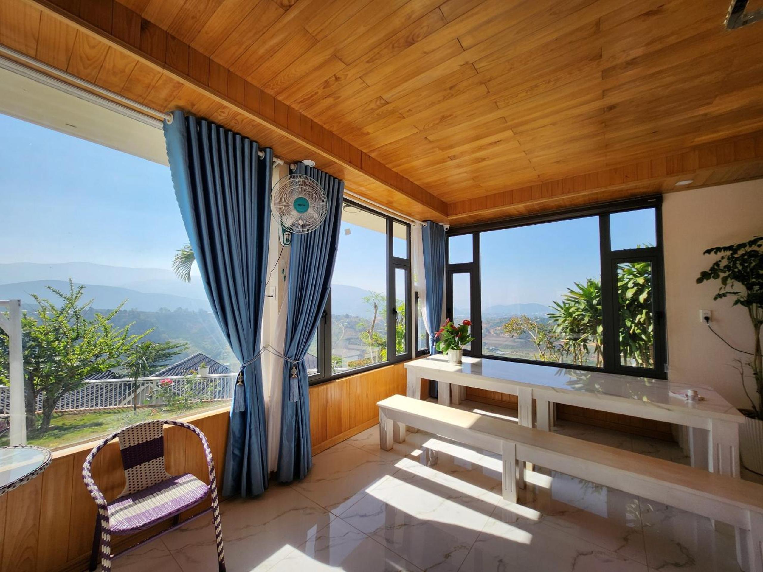 Villa with Garden View