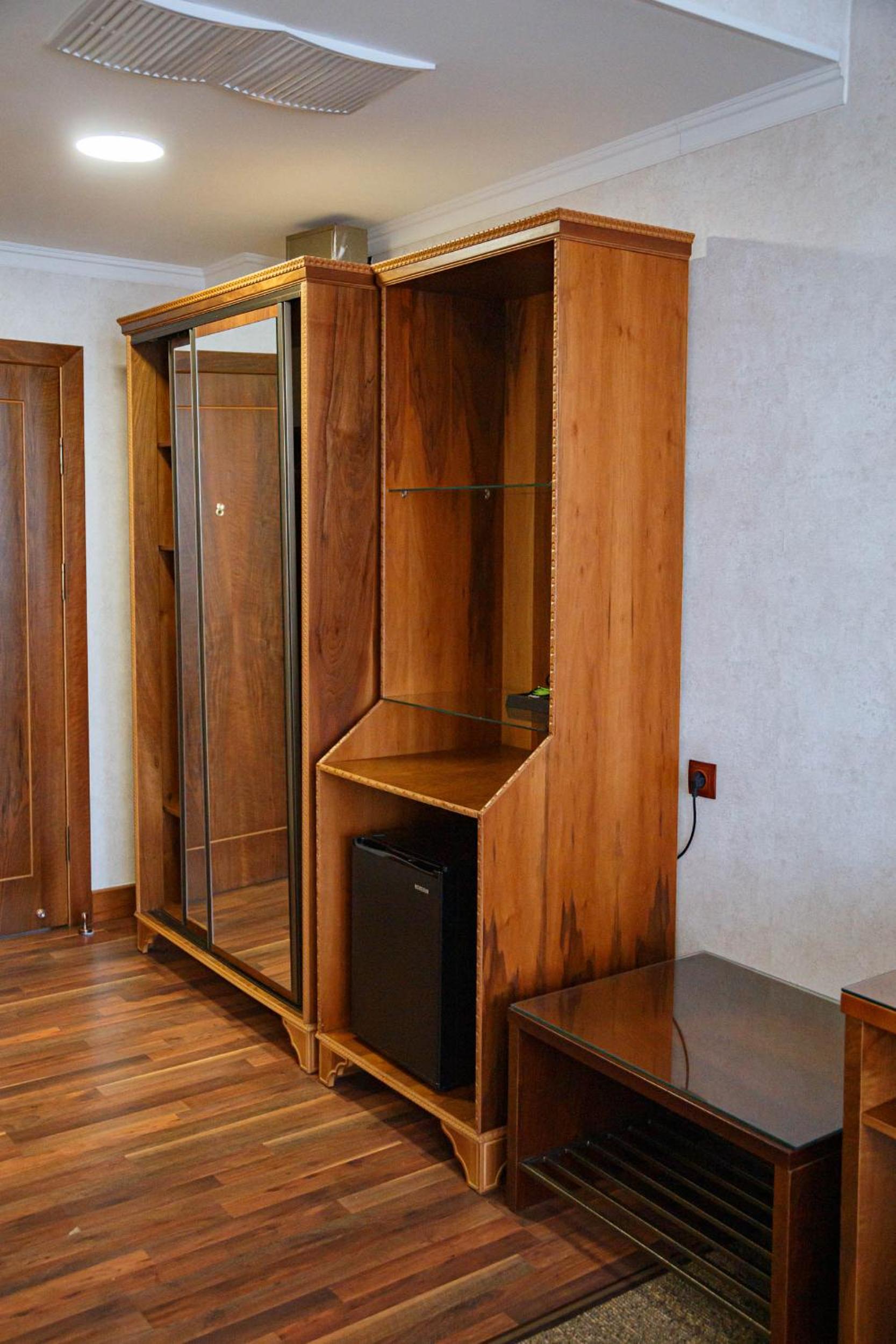 Standard Twin Room - Photo 9
